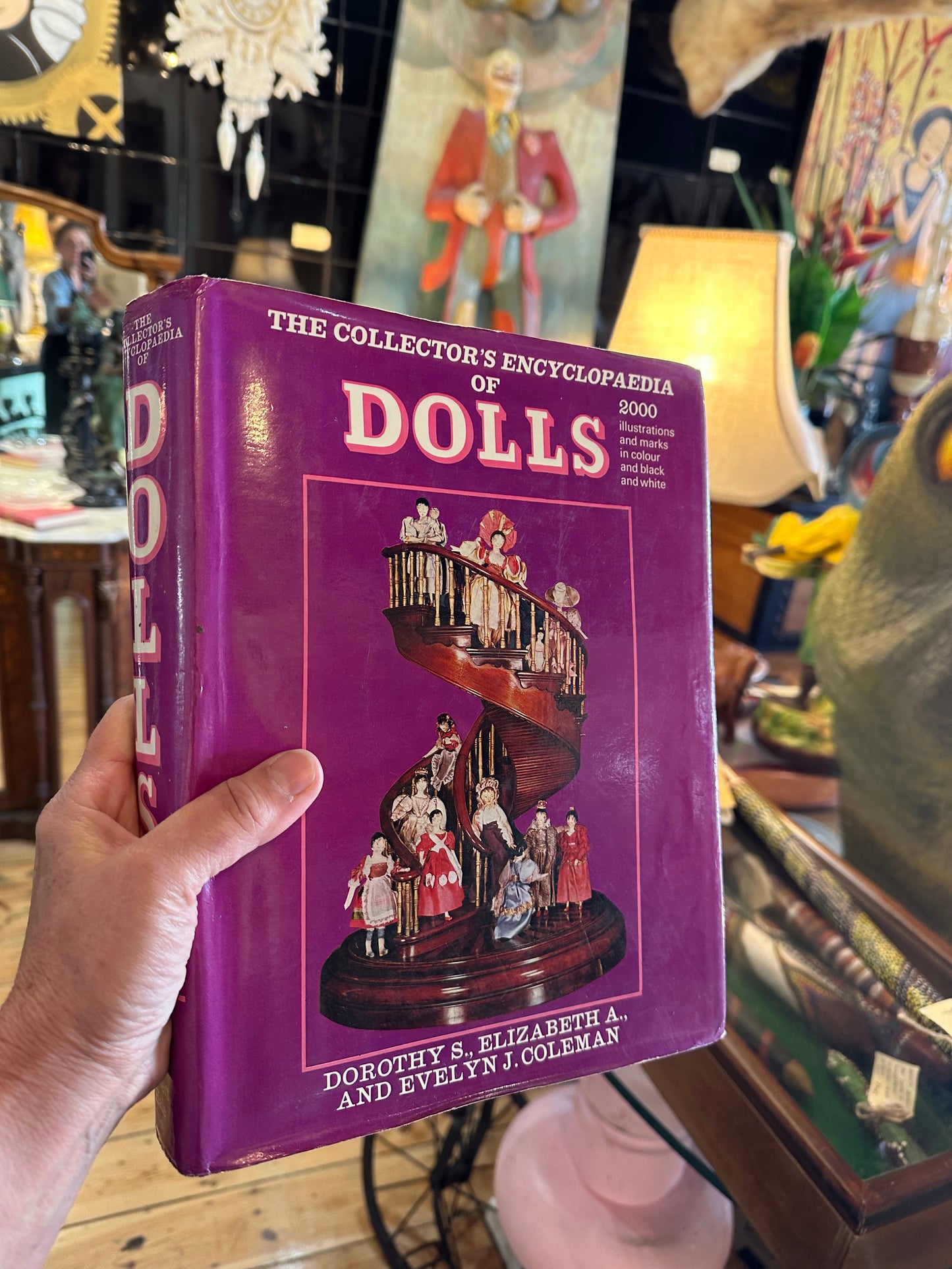 Collector's Encyclopaedia of Dolls, Reference Book