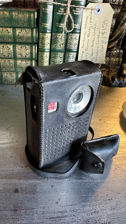 Vintage National Panasonic R-1032 Transistor Pocket Radio (Japan, c. 1970) - With Original Leather Case and Ear Plugs