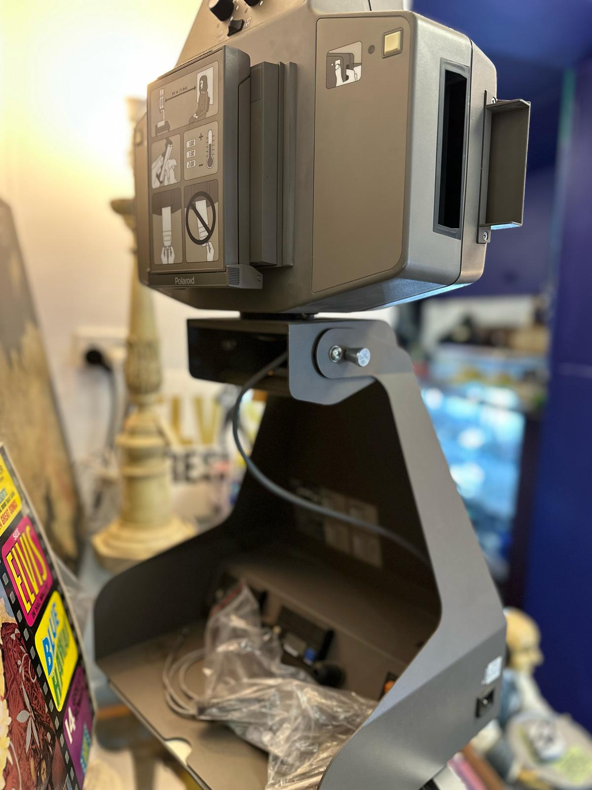 Polaroid ID-100 Vintage Driver’s License Photo Machine – Rare Tabletop Unit with Manual (Working)