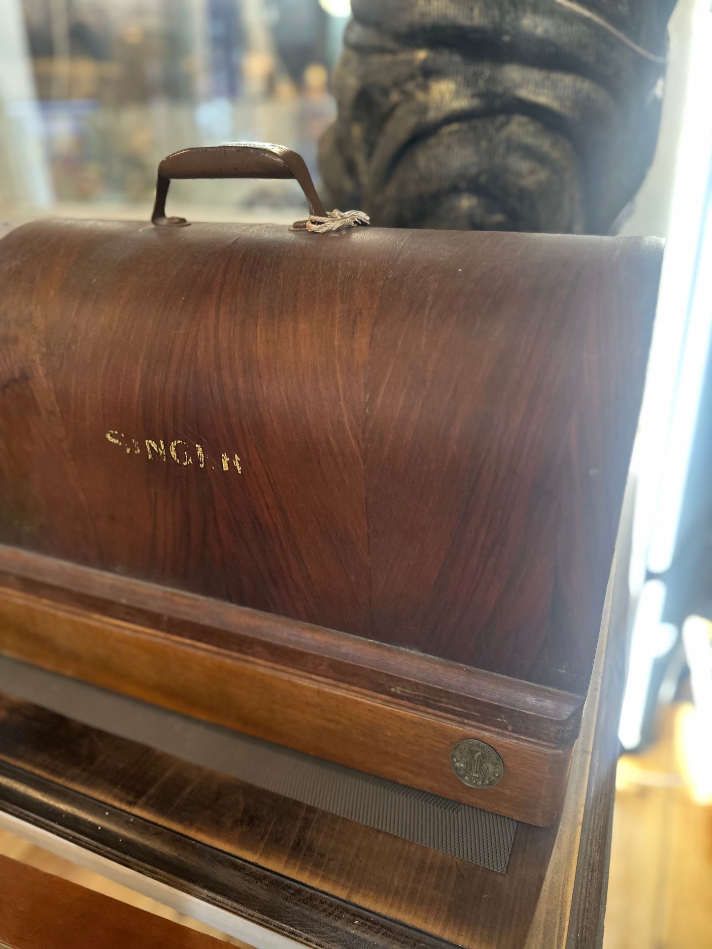 Vintage 1950s Singer 306K Sewing Machine with Timber Case | Kilbowie Scotland