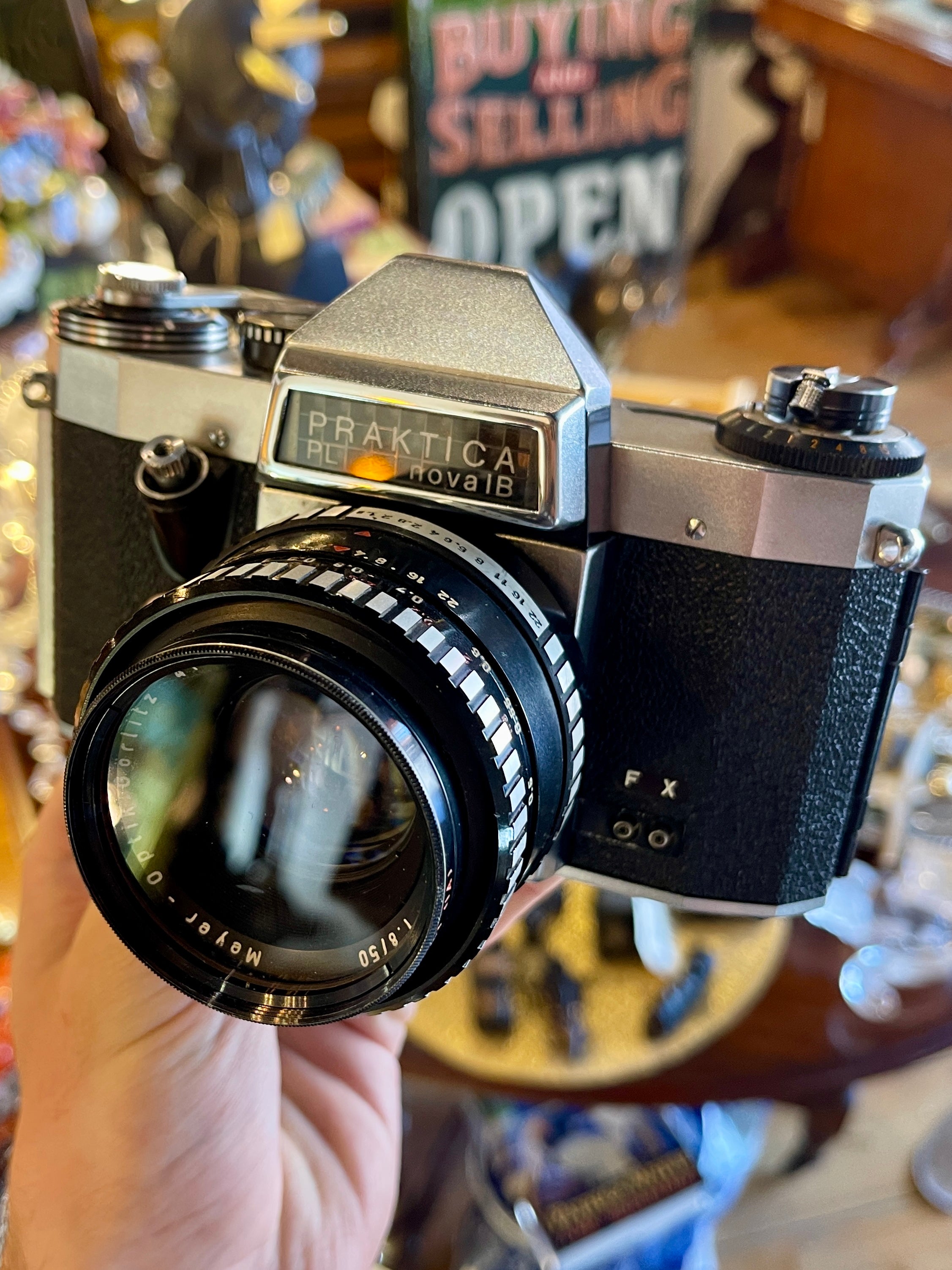Vintage Cameras & Lenses Australia | Retro Cameras - La La Vintage