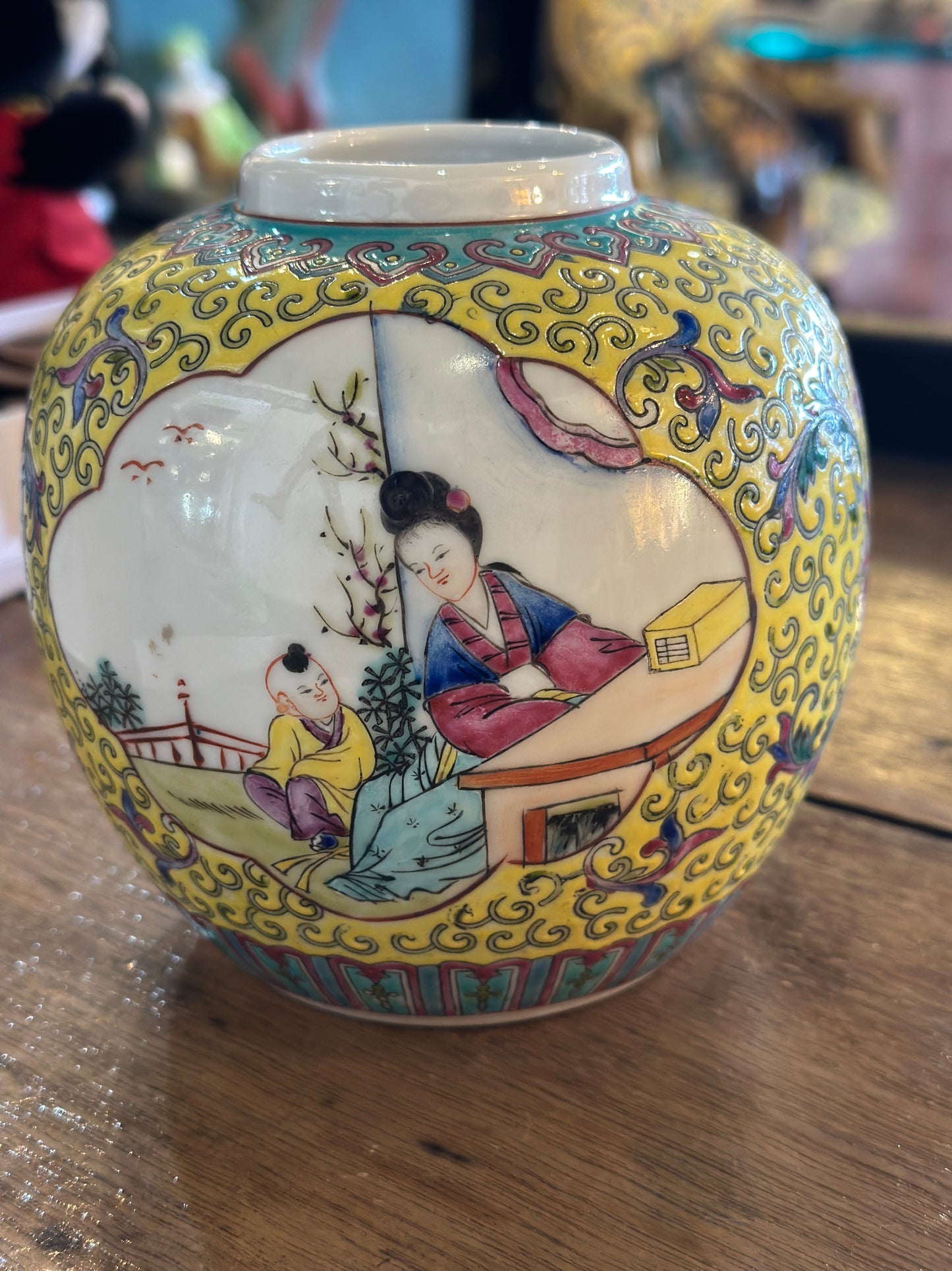 Vintage Chinese porcelain ginger jar