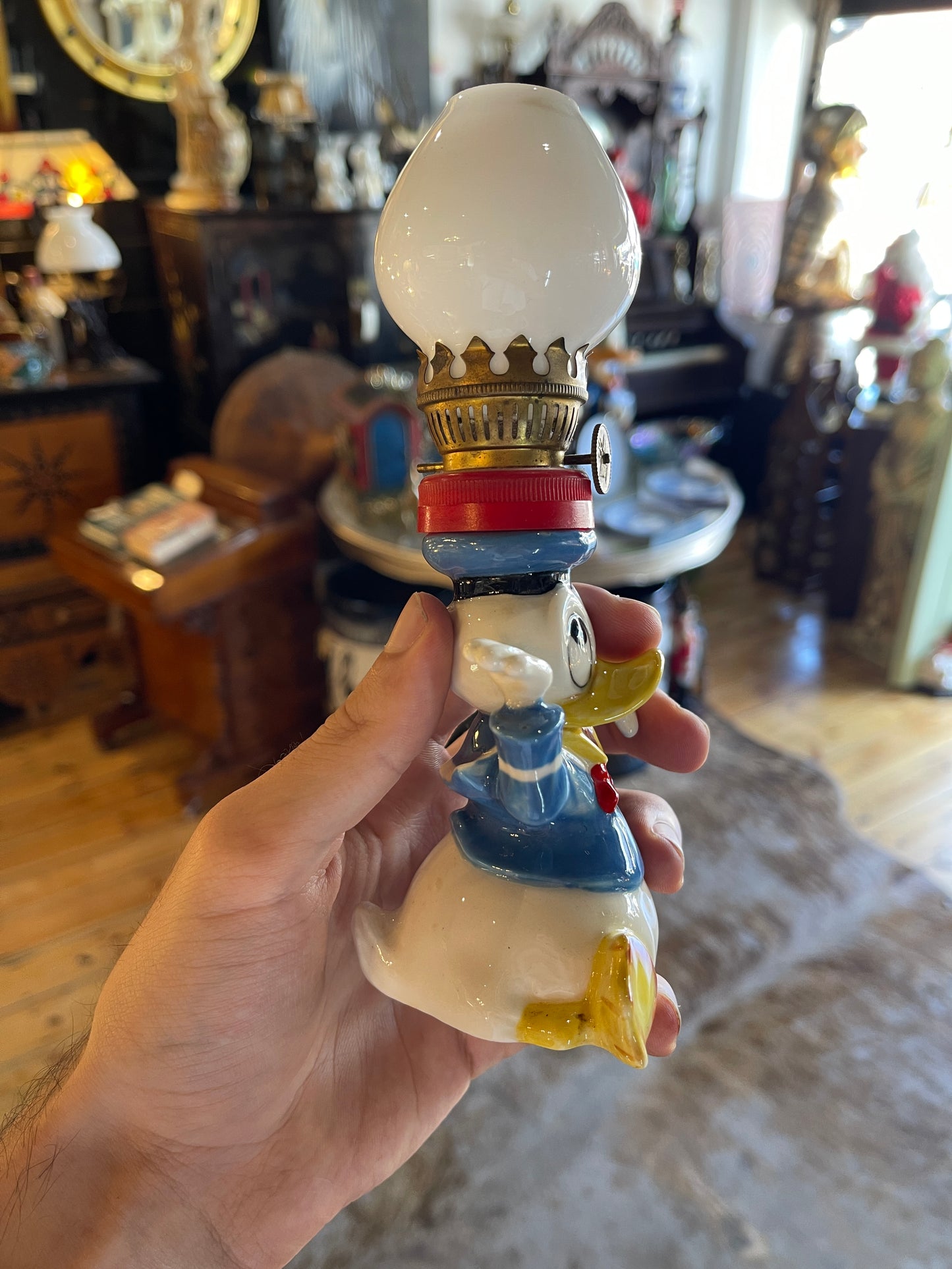 Rare 1930s Donald Duck “Crown Disney Lamp” – Made in Japan