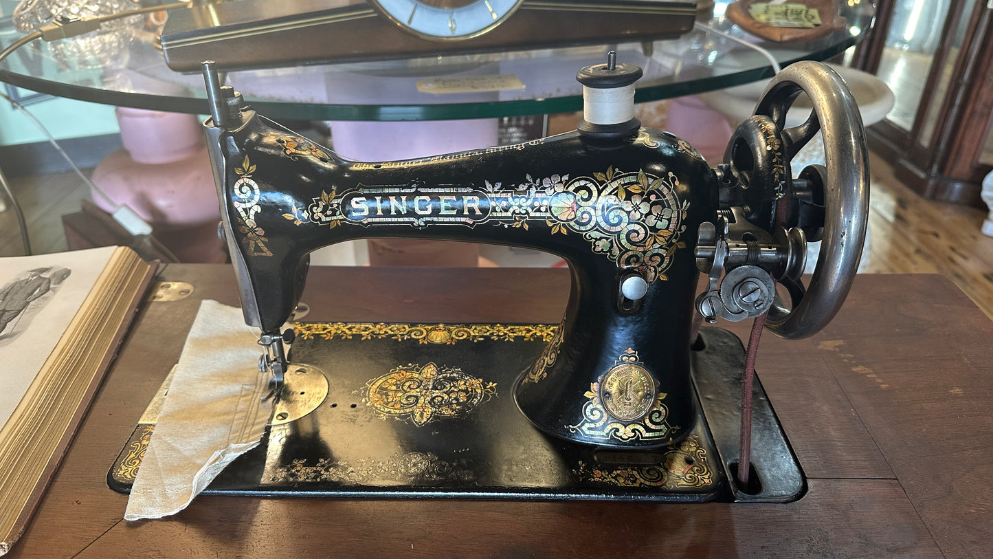 Antique 1906 Singer Treadle Sewing Machine Cabinet | 6-Drawer Embossed Oak Parlour Table in Fully Serviced Working Condition!