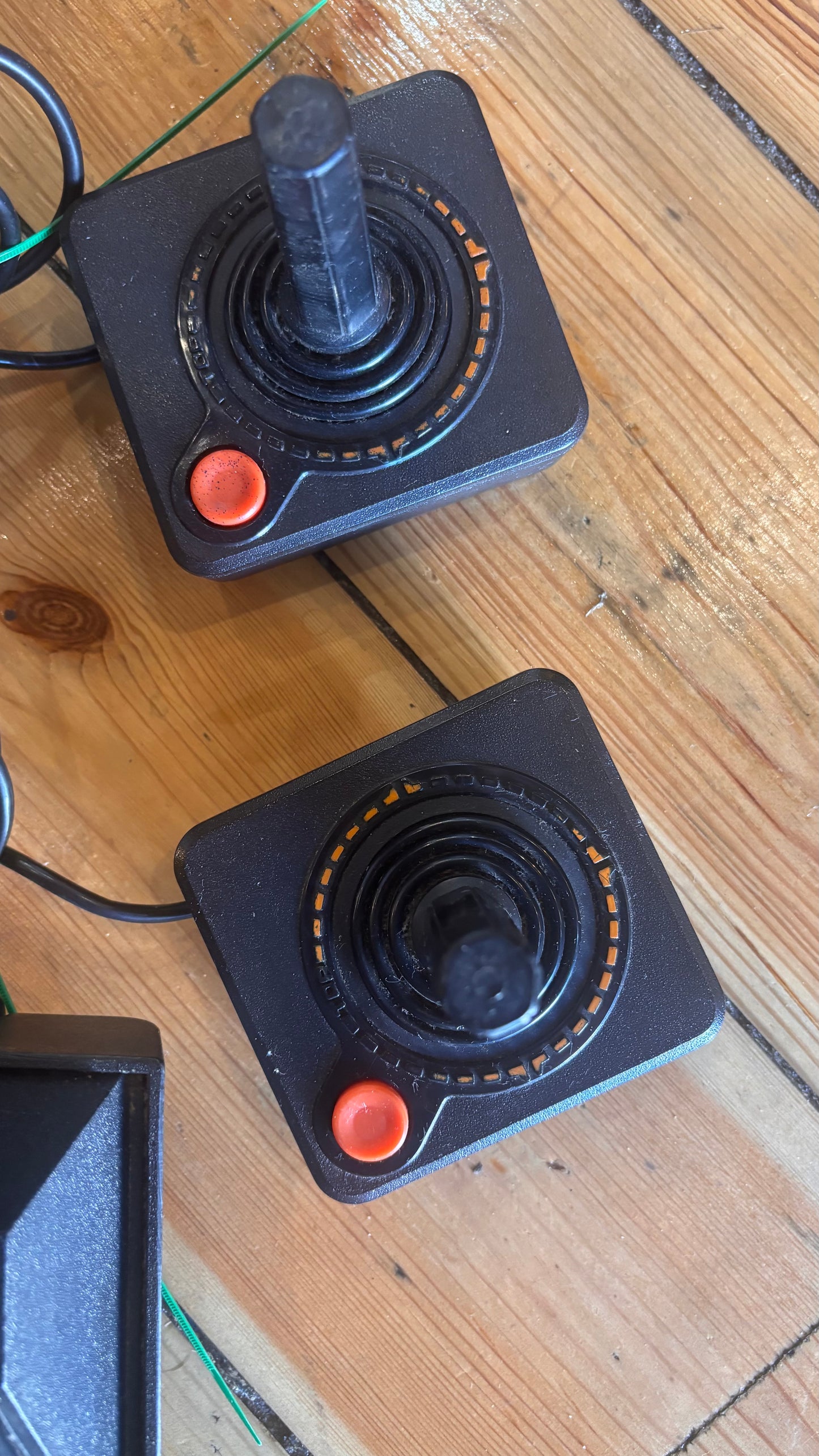 Vintage Atari 2600 “Heavy Sixer” Console + Original PSU + Joysticks | Tested