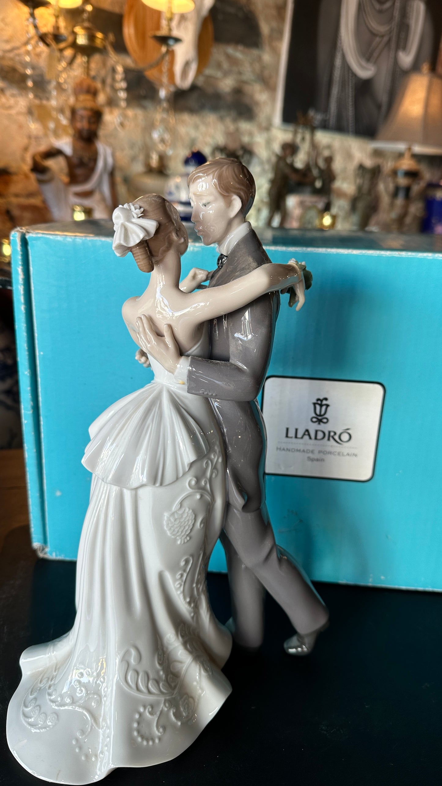 Lladró “Lovers' Waltz” Bride & Groom Figurine(With Original Box)