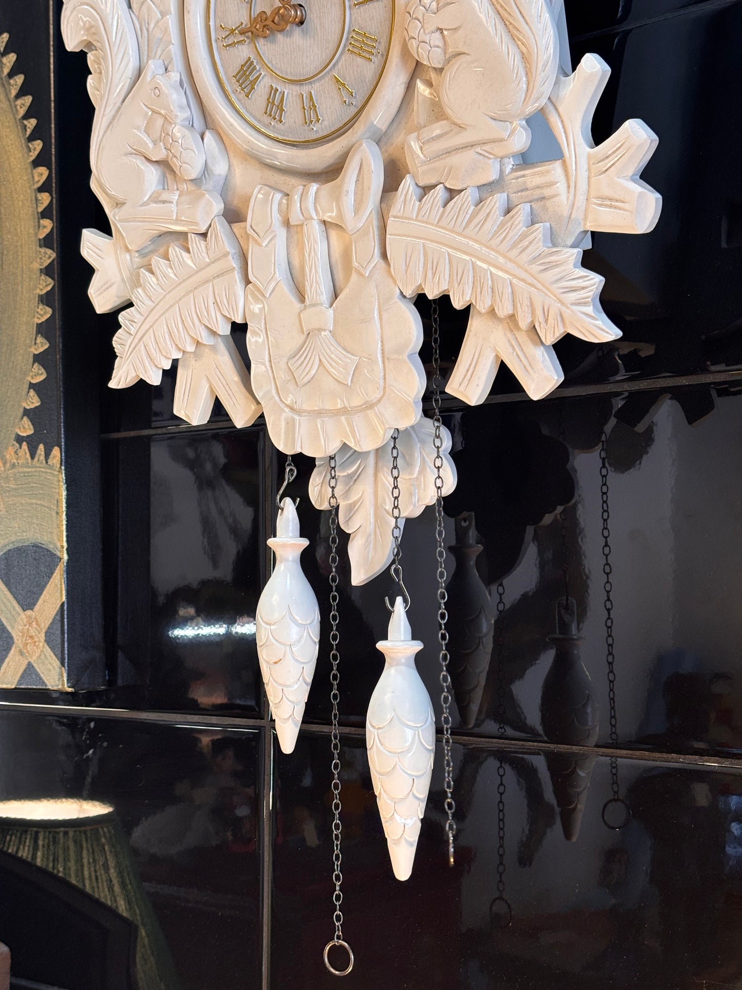 Large Modern Vintage White Stag Cuckoo Clock – Hand-Carved Chalet Style Wall Clock (approx 90 cm)