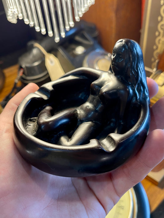 Vintage Resin Nude Female Ashtray - Unique Decorative Smoking Collectable