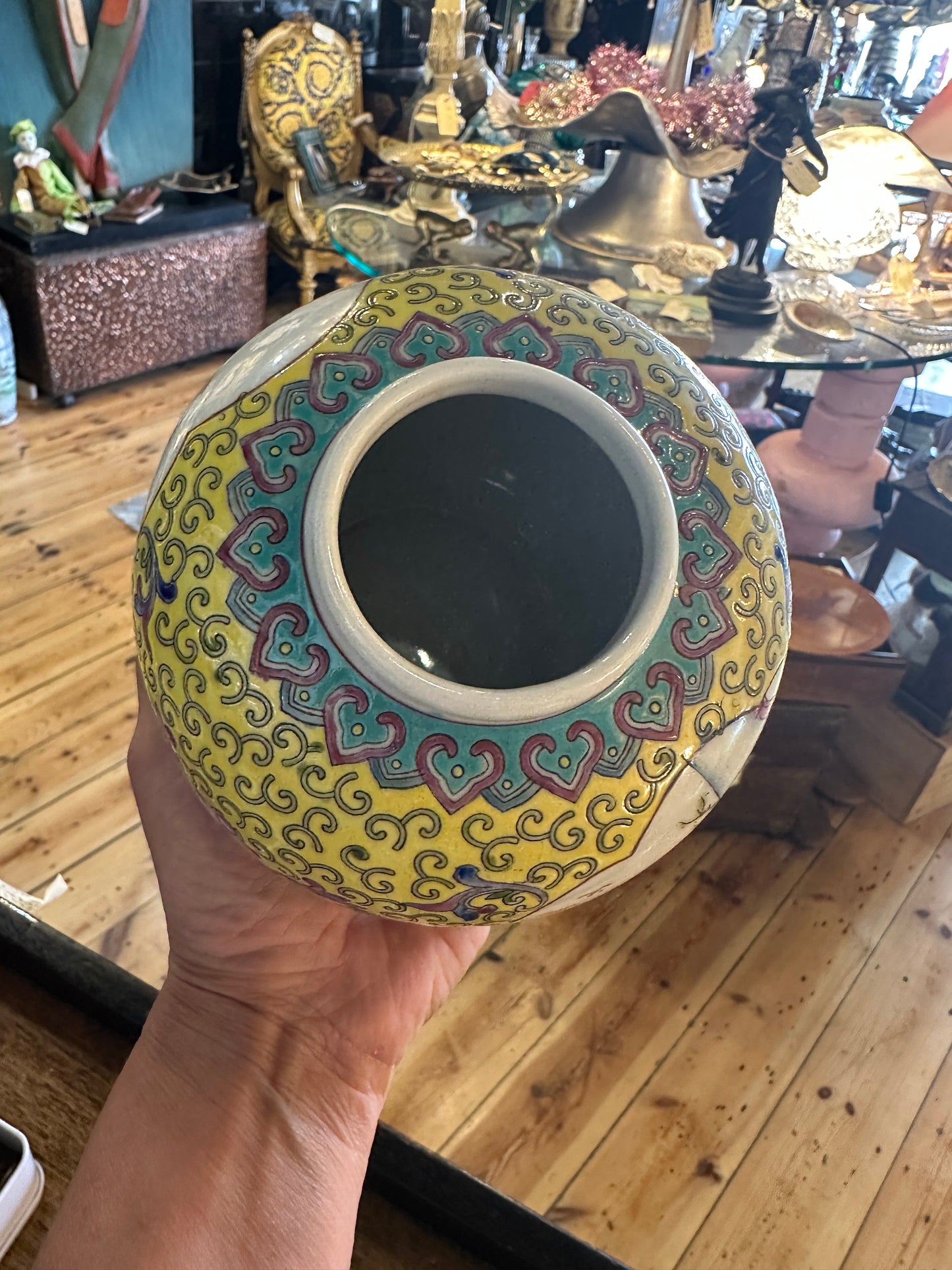 Vintage Chinese porcelain ginger jar