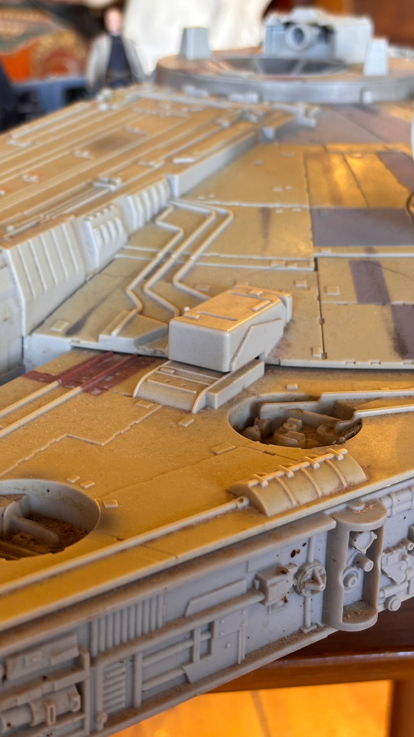 Star Wars Legacy Collection Millennium Falcon 2008 – 80cm “Big Millennium Falcon” with Han Solo & Chewbacca