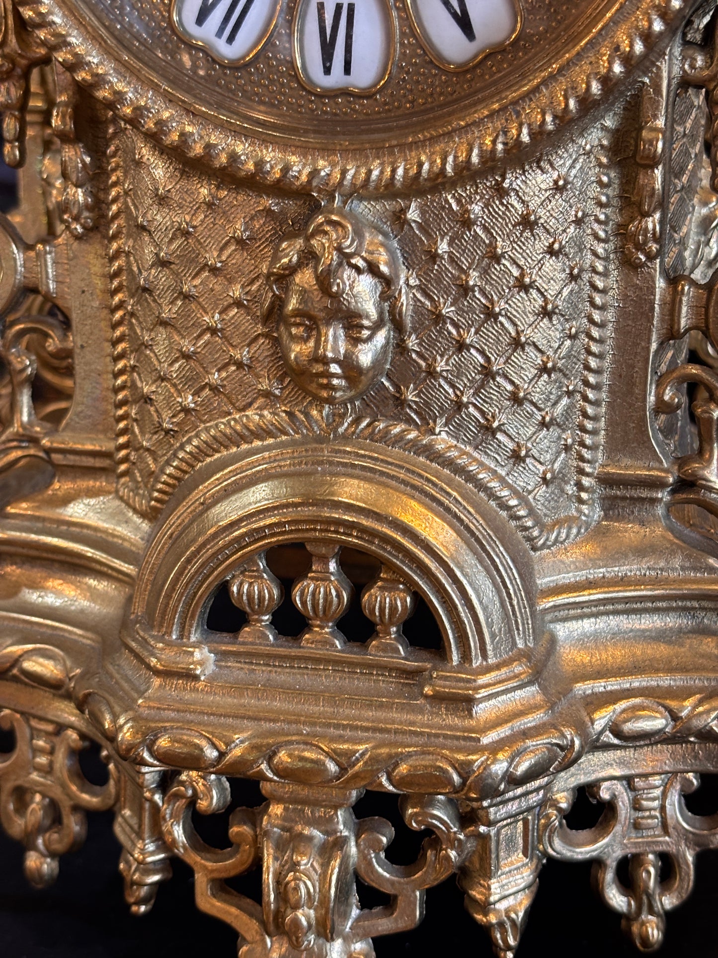 Ornate Brass Mantel Clock with Matching Candelabras – Baroque Style Quartz Clock Set – 41 cm