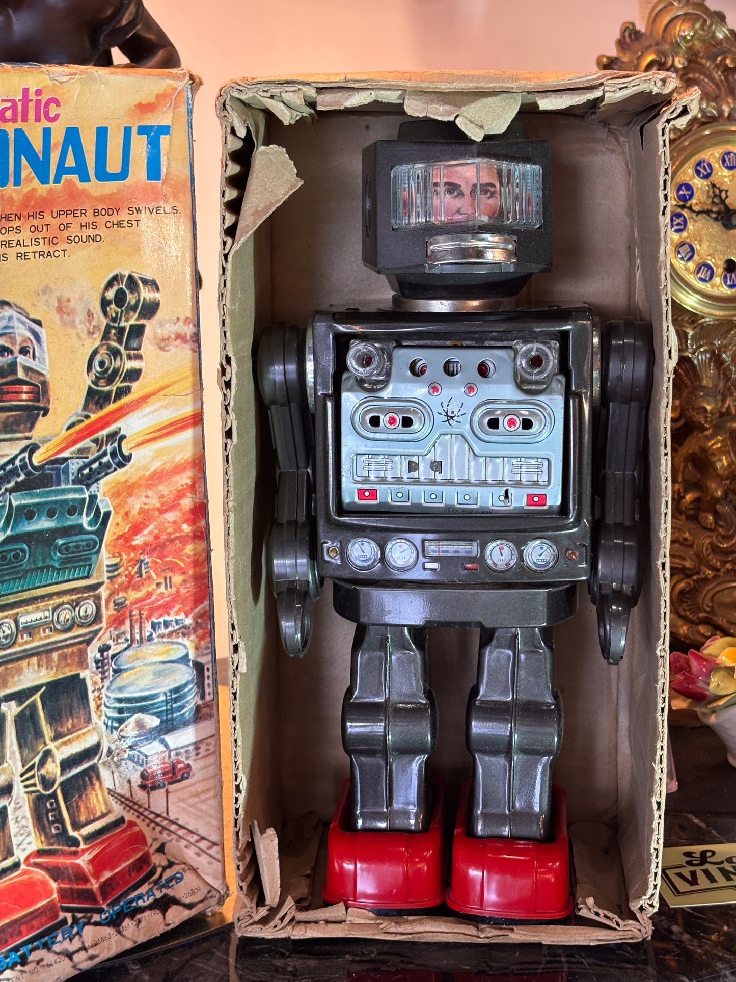 Vintage 1960s Swivel-o-Matic Astronaut Robot – Battery Operated – Made in Japan – Boxed 29cm