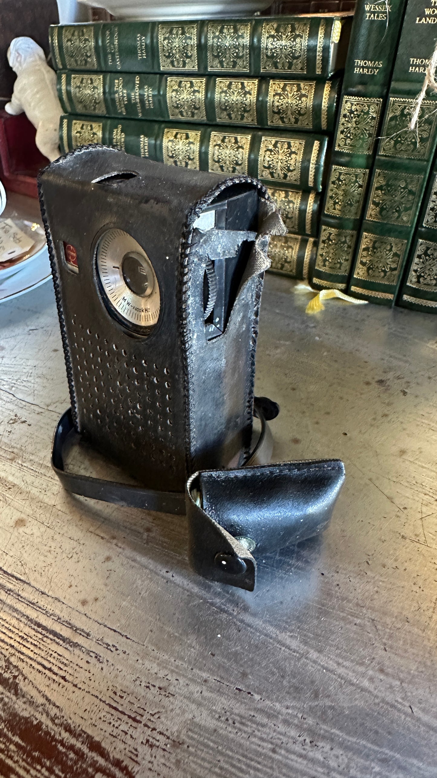 Vintage National Panasonic R-1032 Transistor Pocket Radio (Japan, c. 1970) - With Original Leather Case and Ear Plugs
