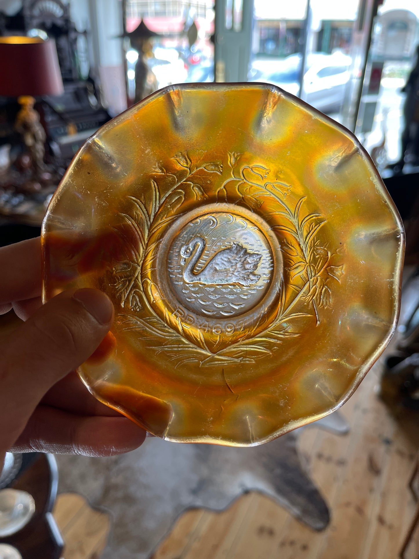 Carnival Glass Bowl Marigold Swan - Australia 1920s