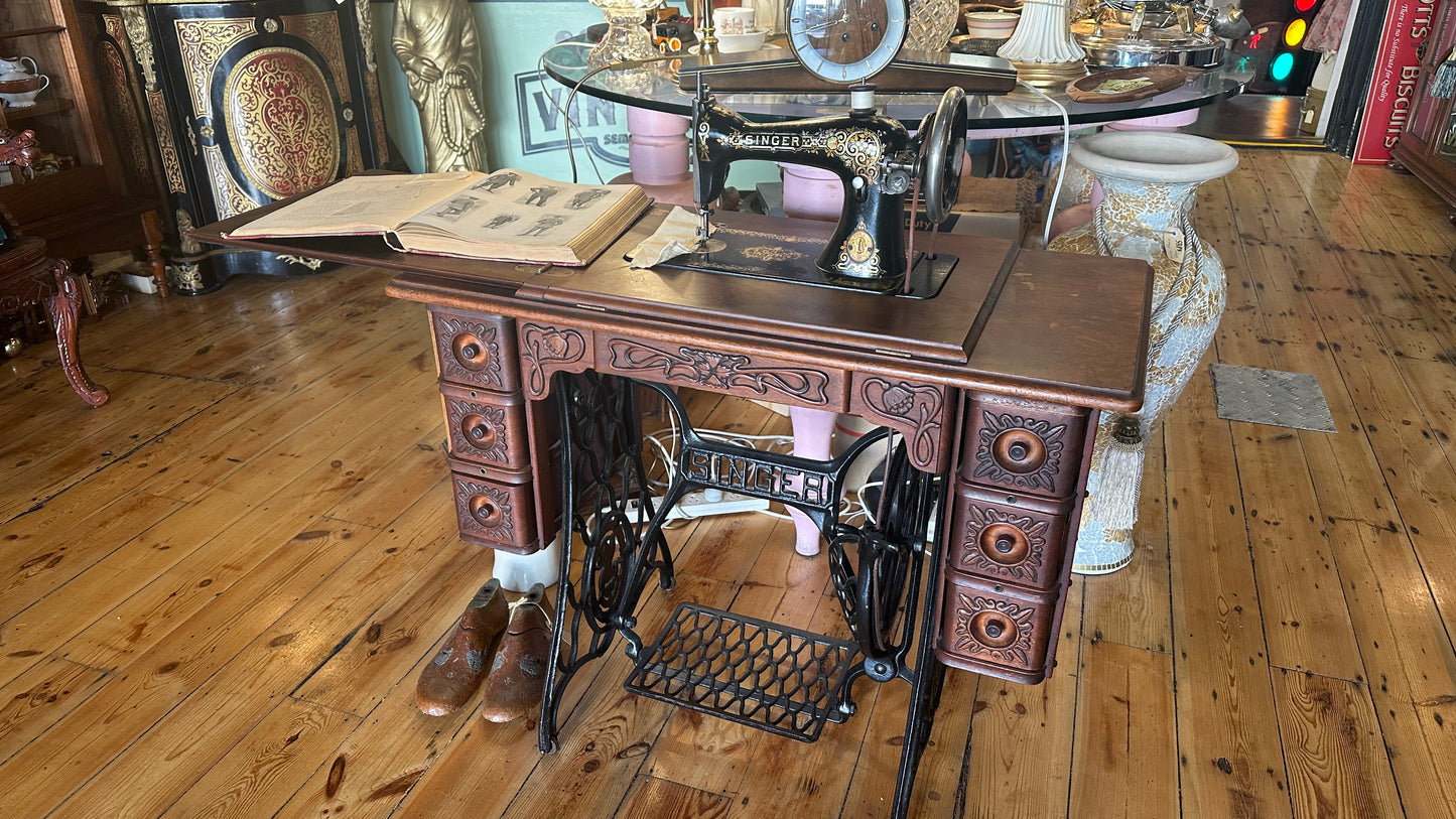 Antique 1906 Singer Treadle Sewing Machine Cabinet | 6-Drawer Embossed Oak Parlour Table in Fully Serviced Working Condition!