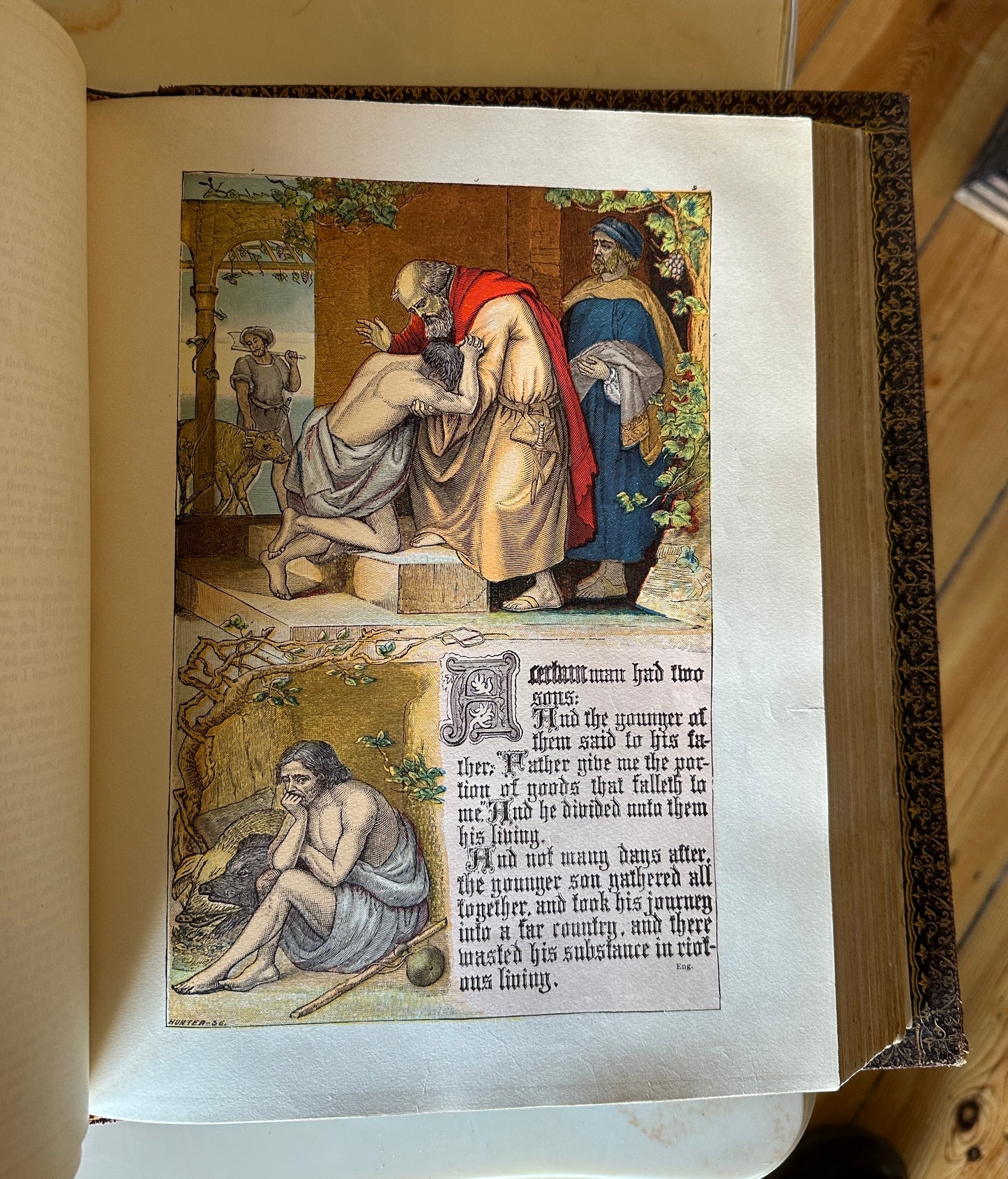 Pronouncing Parallel Bible, 1890s with over 2000 illustrations (some in colour) with indented leather binding