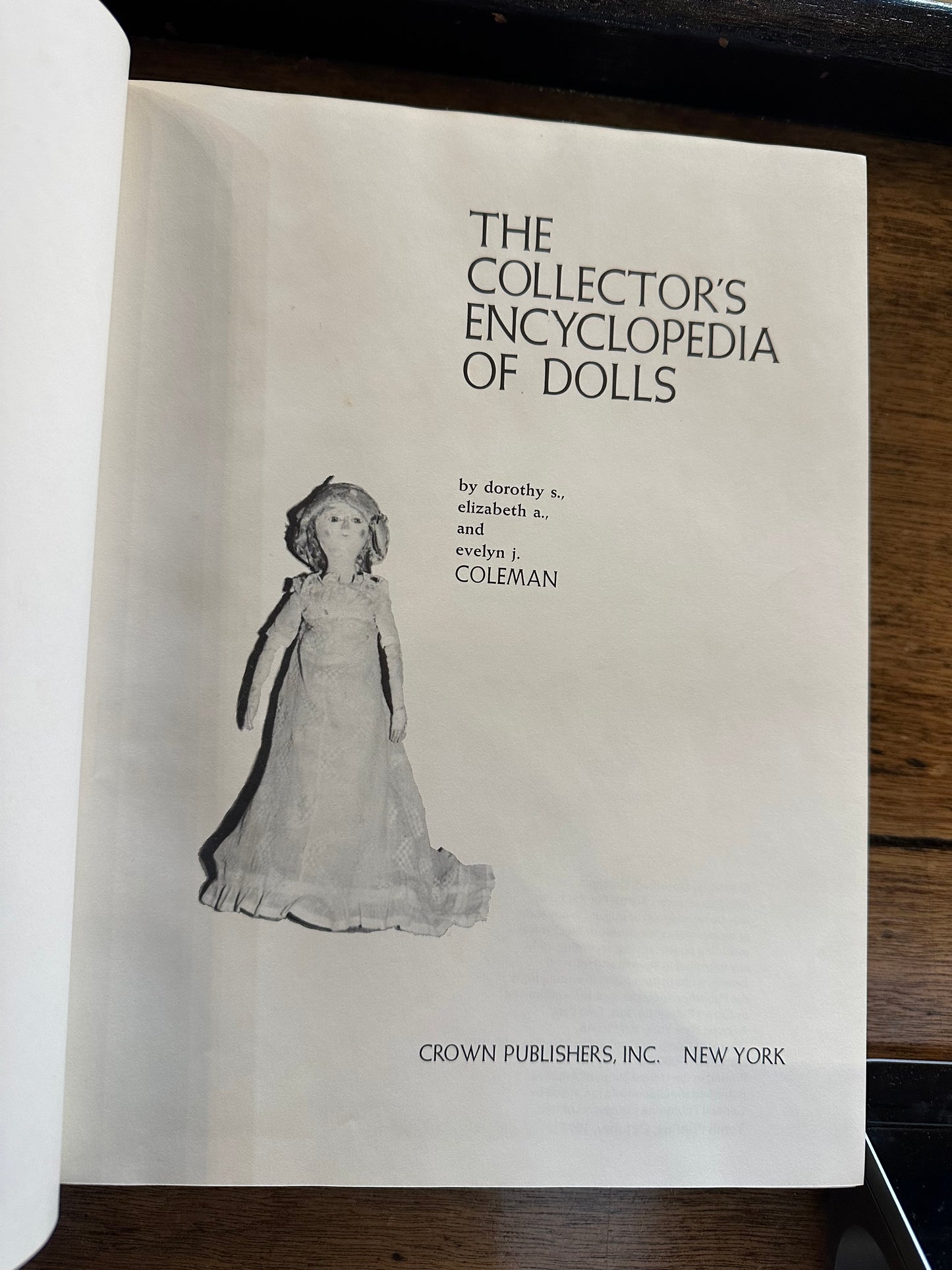 Collector's Encyclopaedia of Dolls, Reference Book