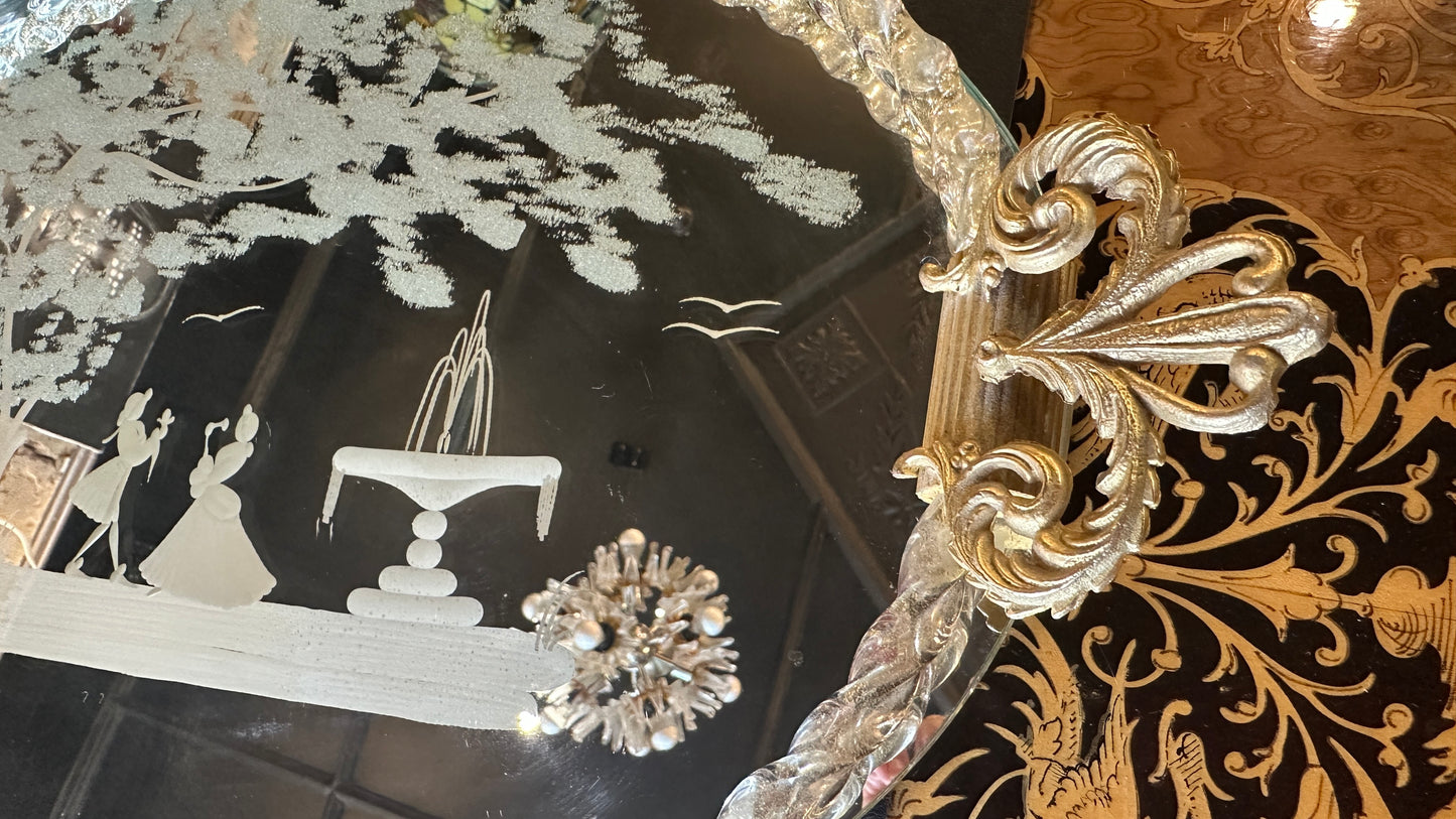 Classic vintage Italian Venetian/ Murano glass mirrored tray (mid-century, circa 1950s-1960s).
