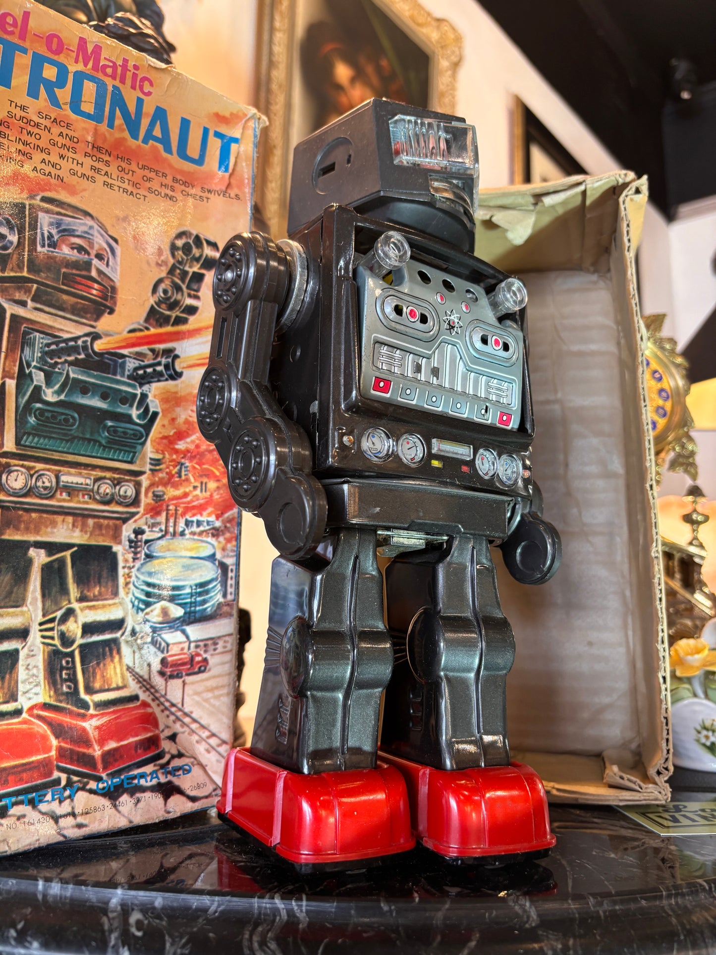 Vintage 1960s Swivel-o-Matic Astronaut Robot – Battery Operated – Made in Japan – Boxed 29cm