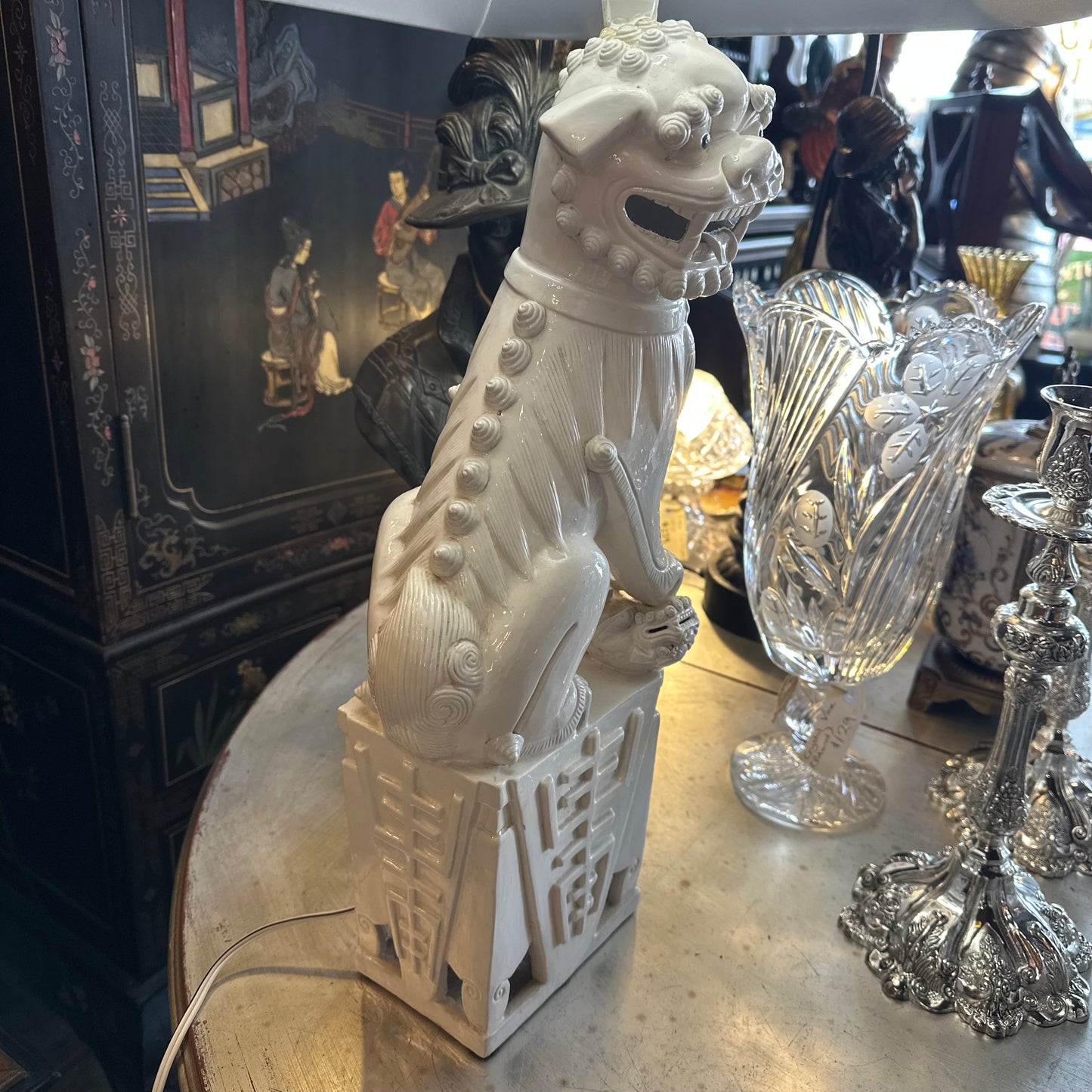 White Glazed Ceramic Foo Dog Lamp