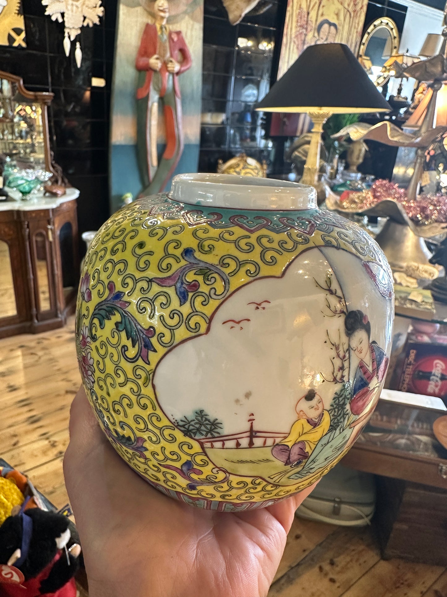 Vintage Chinese porcelain ginger jar