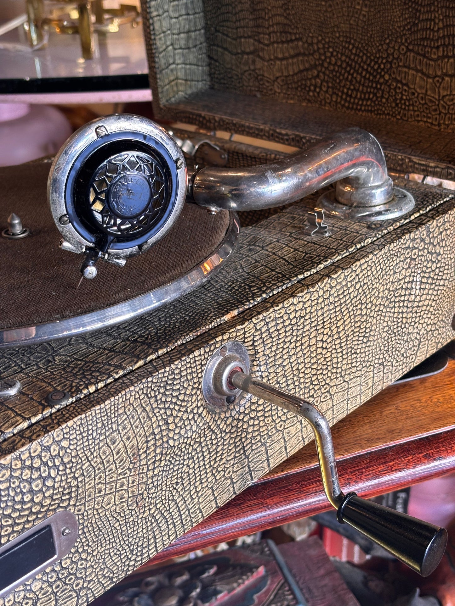 Vintage Goldring Portable Gramophone – 1930s Crocodile-Case Hand-Crank Phonograph