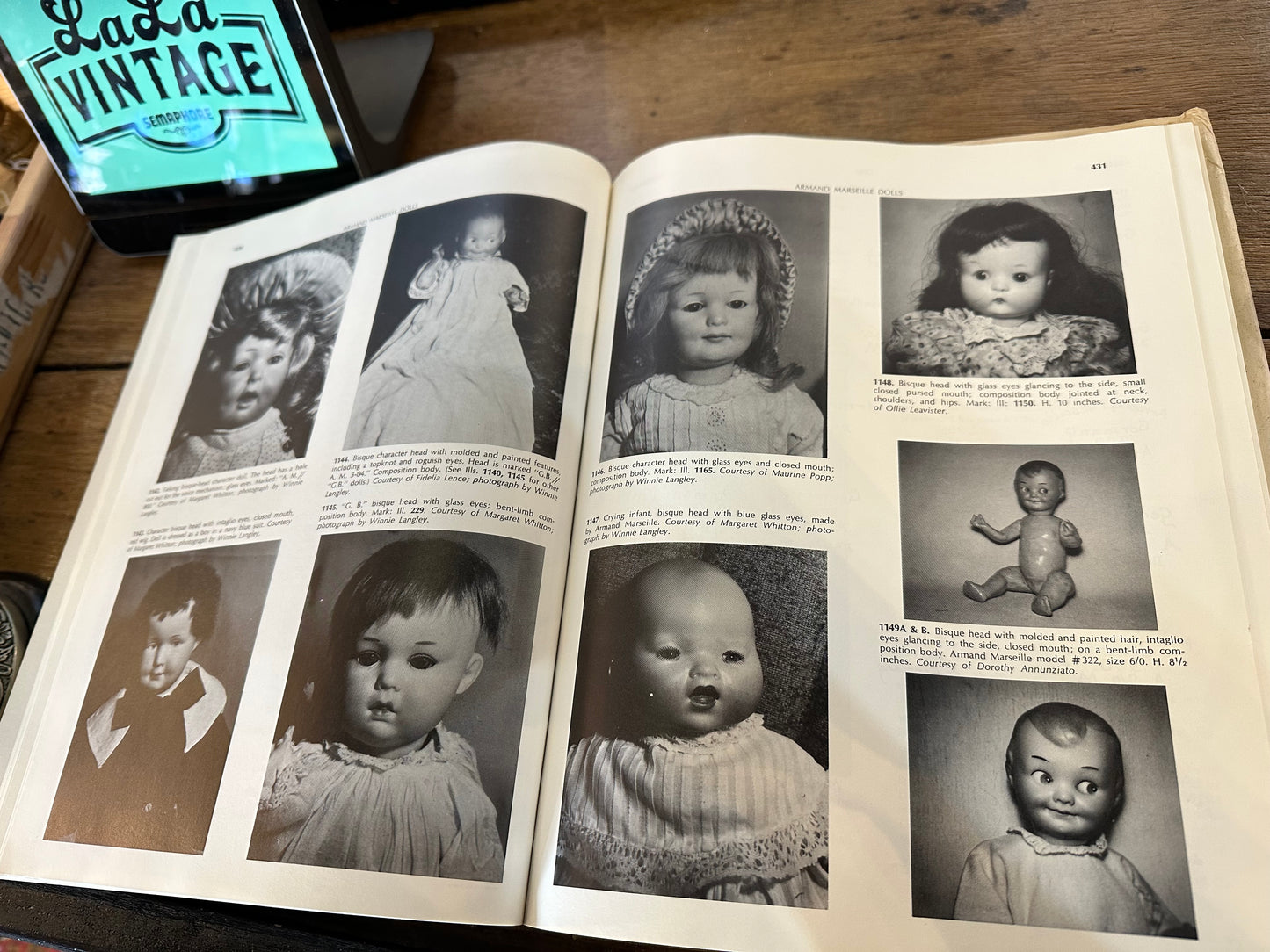 Collector's Encyclopaedia of Dolls, Reference Book