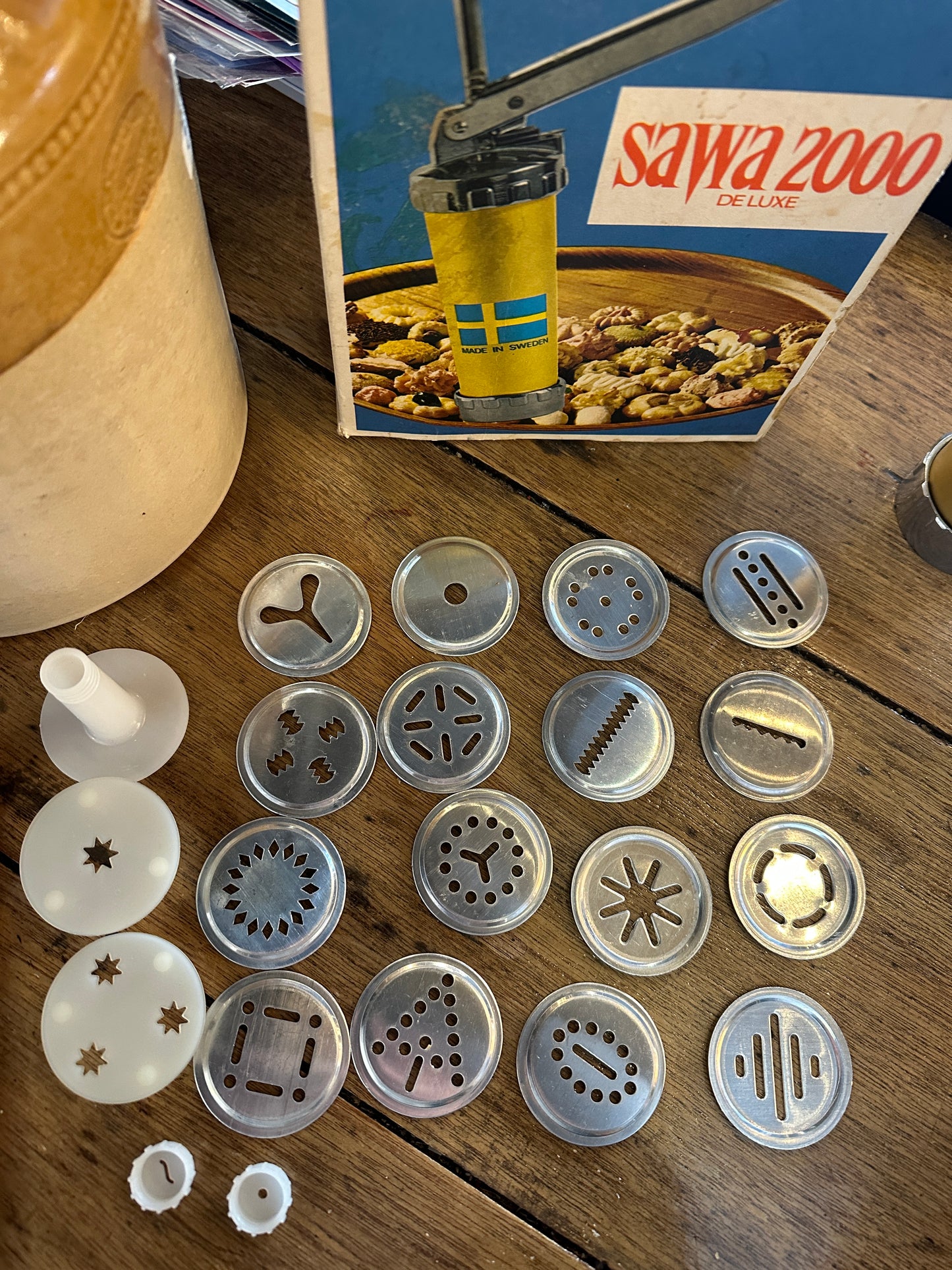 Vintage Sawa 2000 Deluxe Cookie Press Made in Sweden Complete Set 16 Patterns GC