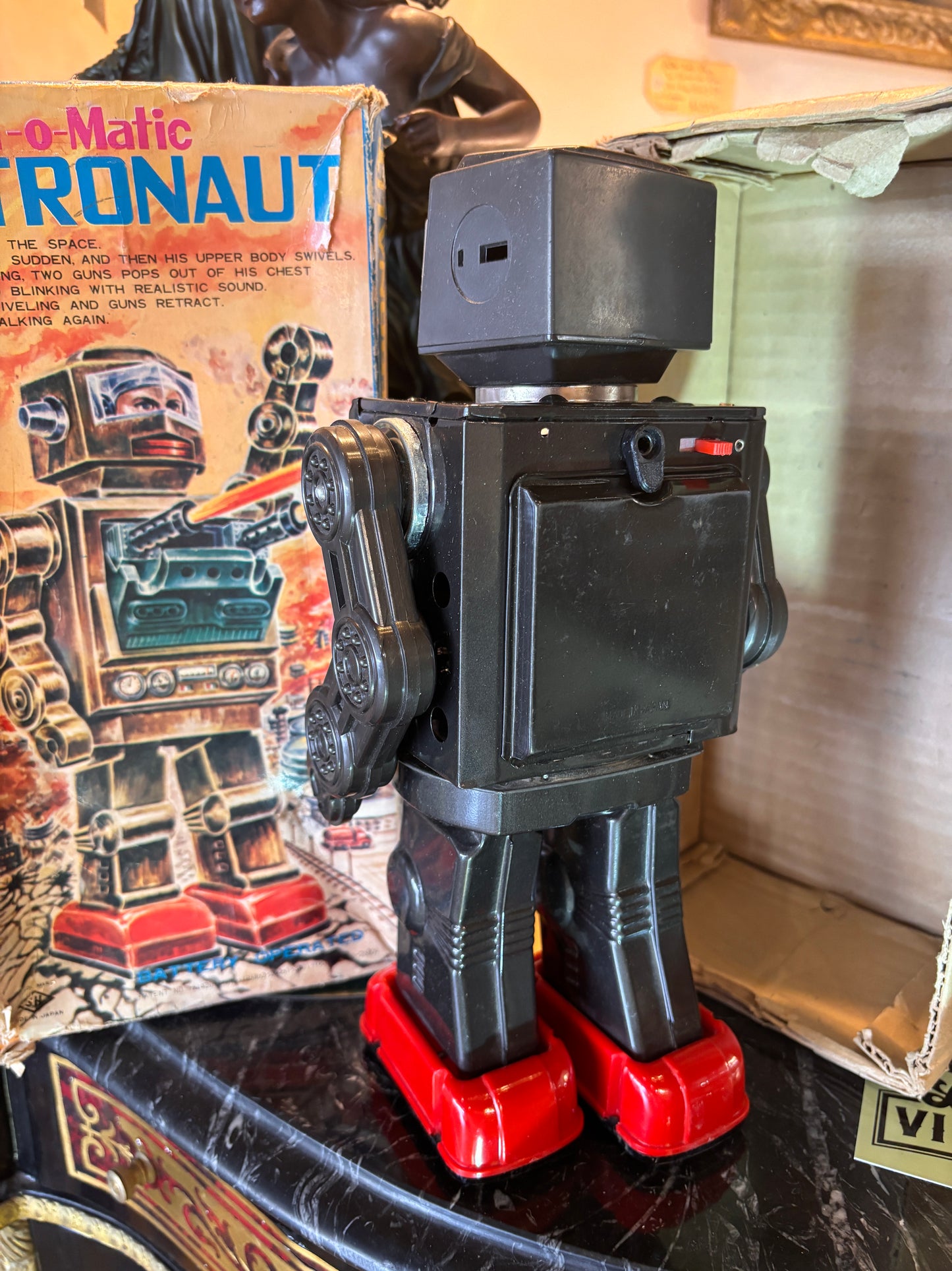 Vintage 1960s Swivel-o-Matic Astronaut Robot – Battery Operated – Made in Japan – Boxed 29cm