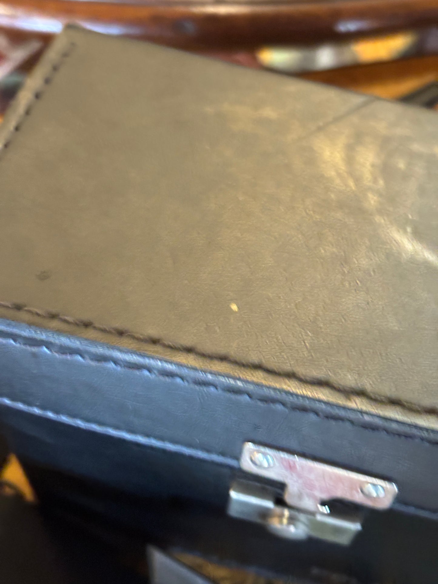 Vintage Polaroid 2000 Instant Camera Set – Complete in Case with Manuals