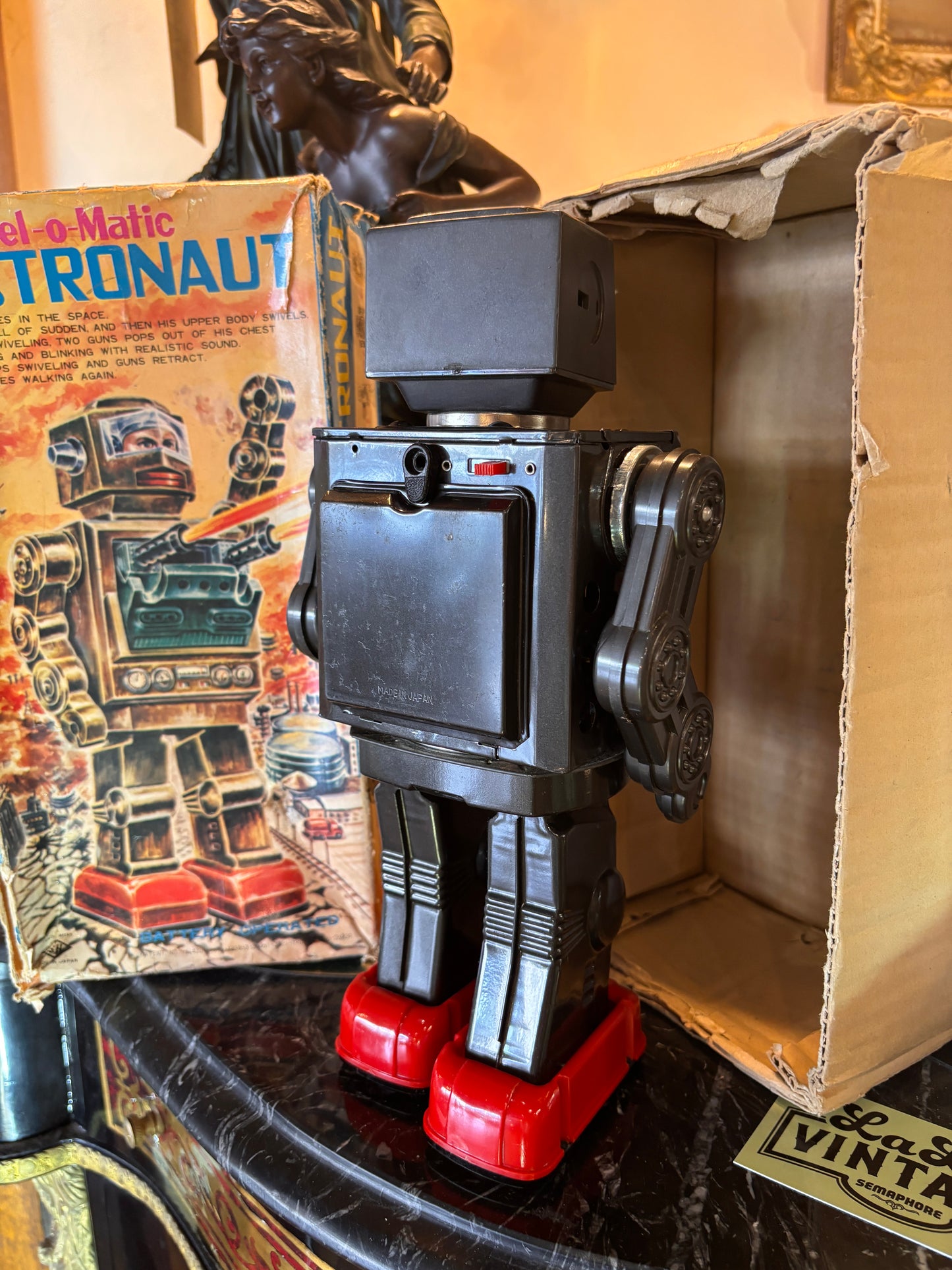 Vintage 1960s Swivel-o-Matic Astronaut Robot – Battery Operated – Made in Japan – Boxed 29cm