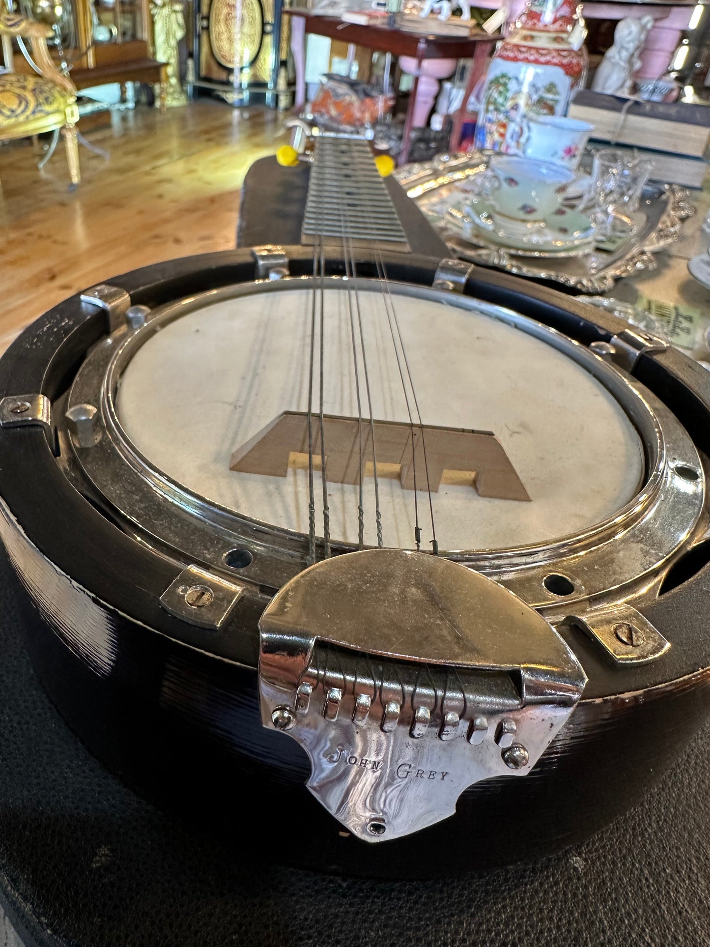 Vintage banjo mandolin (banjolin) in original hard case