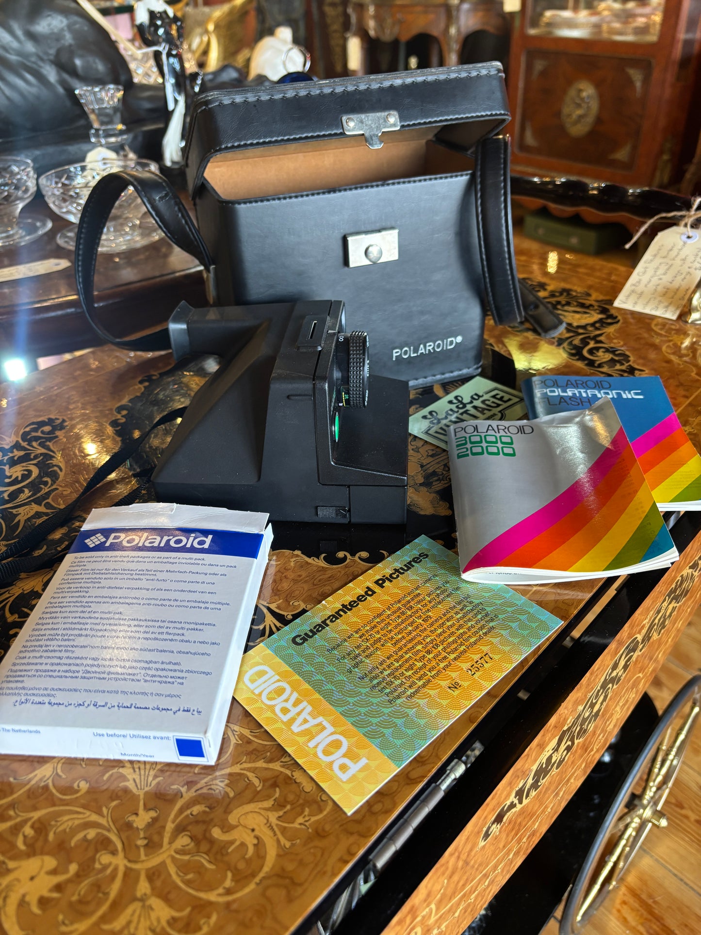 Vintage Polaroid 2000 Instant Camera Set – Complete in Case with Manuals