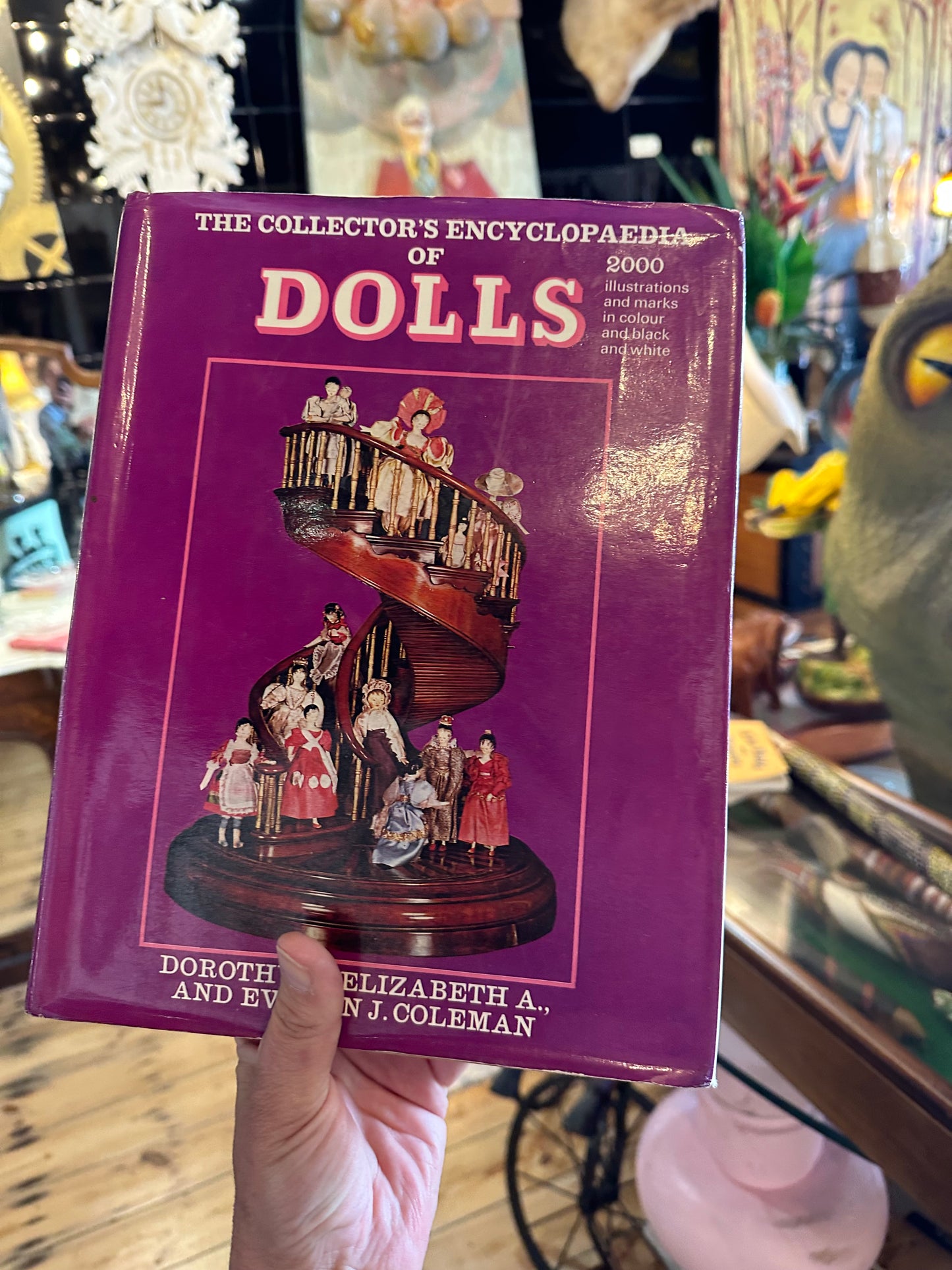 Collector's Encyclopaedia of Dolls, Reference Book