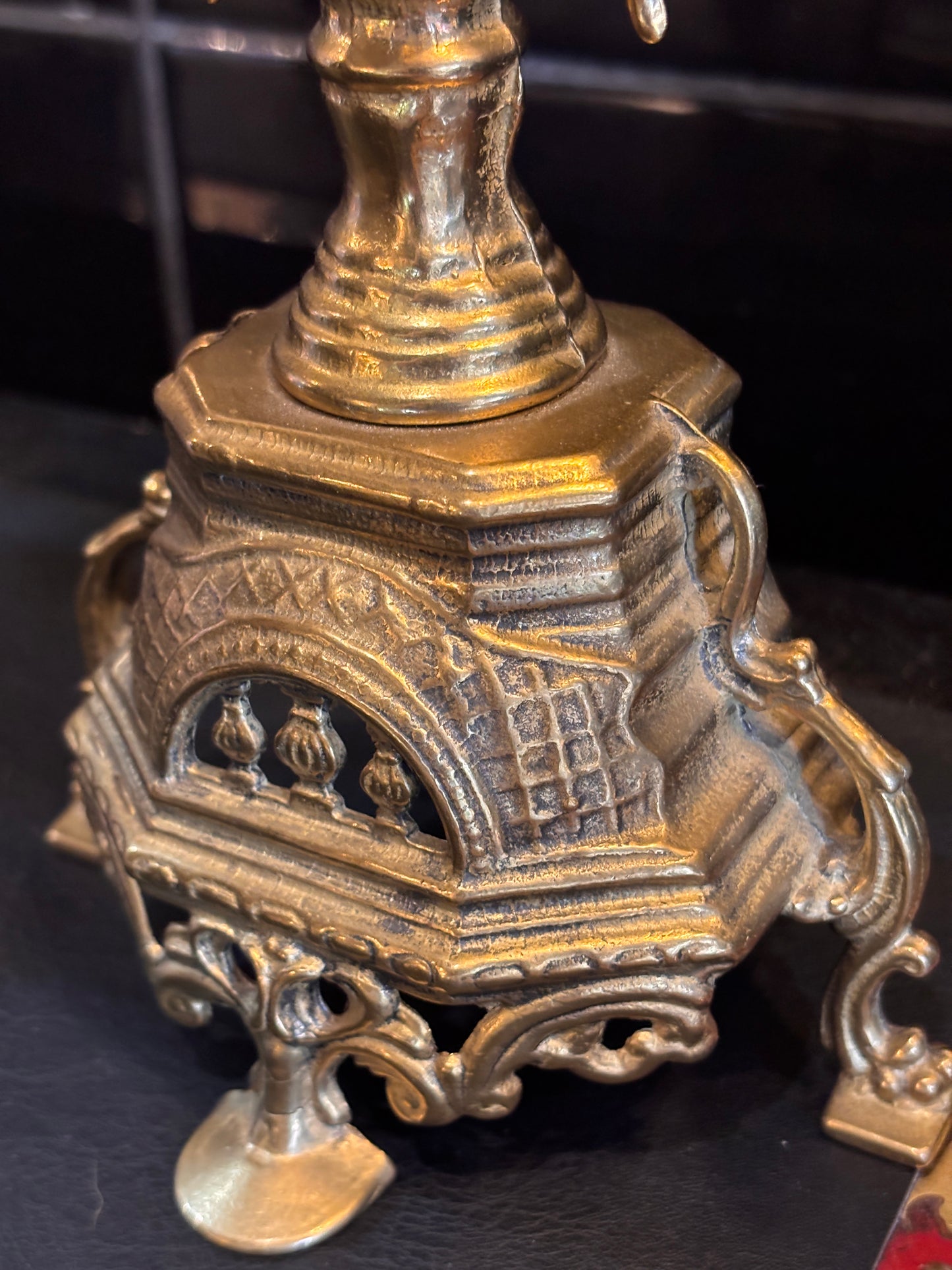 Ornate Brass Mantel Clock with Matching Candelabras – Baroque Style Quartz Clock Set – 41 cm