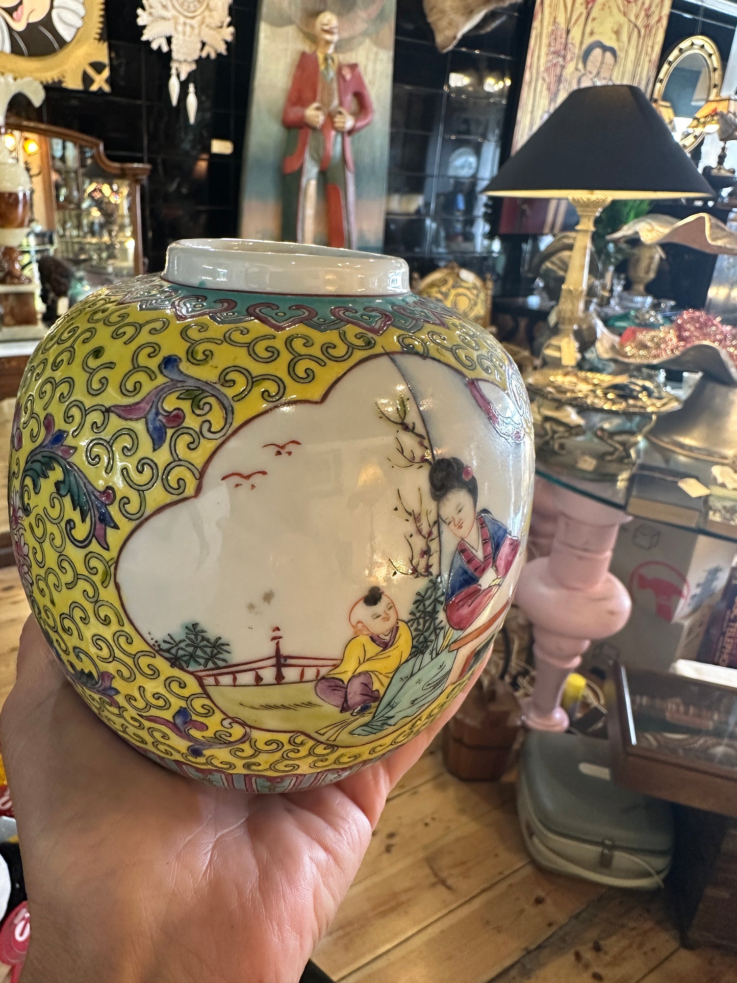Vintage Chinese porcelain ginger jar