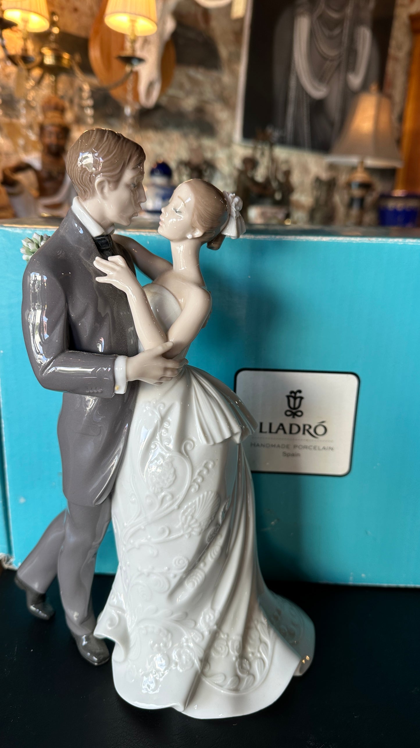 Lladró “Lovers' Waltz” Bride & Groom Figurine(With Original Box)