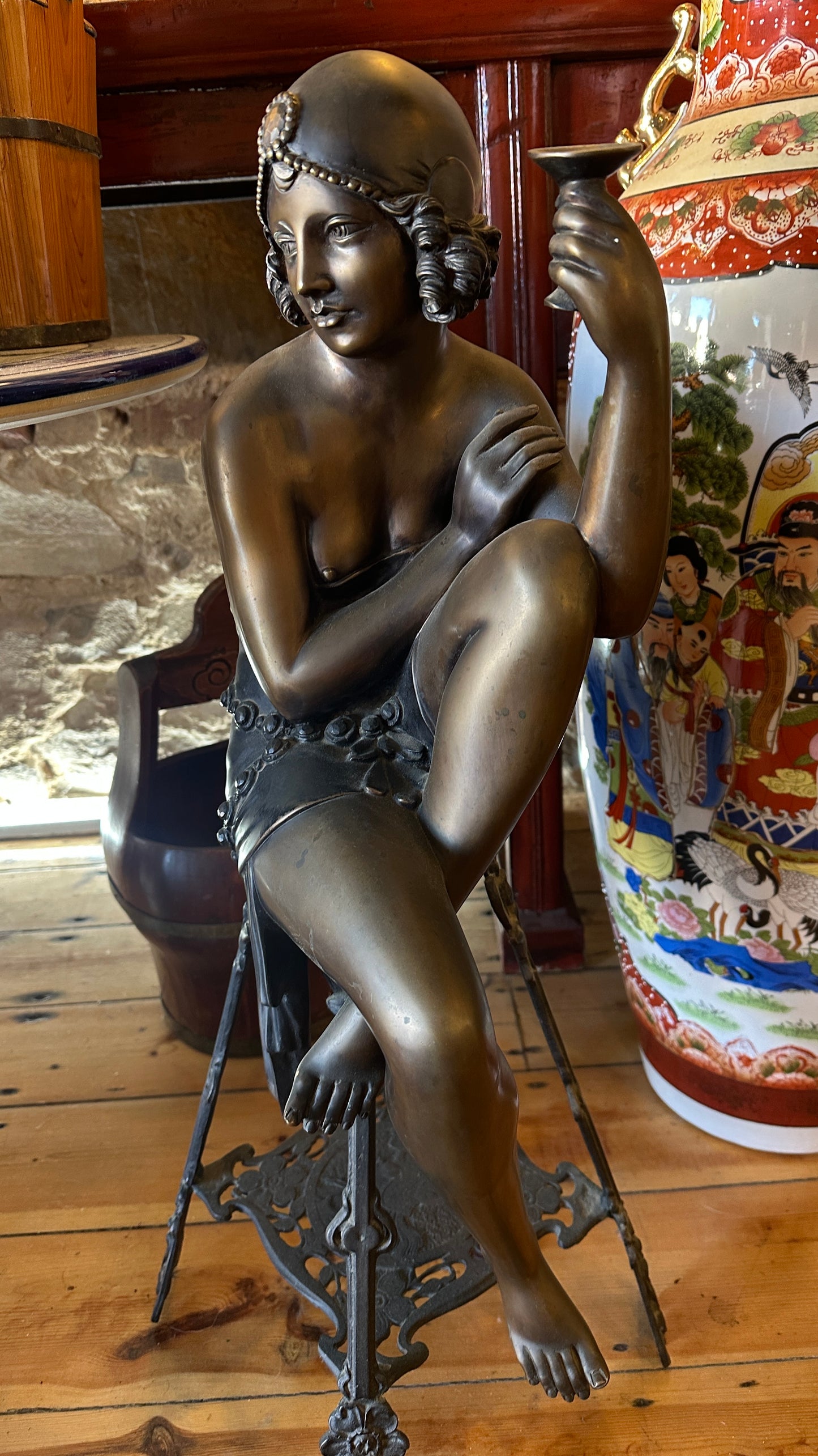 Bronze Art Deco - lady seated on stool, after Ferdinando de Luca (Italy) signed to rear