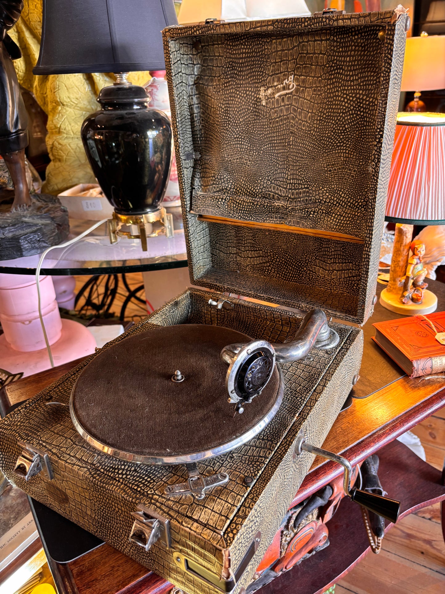 Vintage Goldring Portable Gramophone – 1930s Crocodile-Case Hand-Crank Phonograph