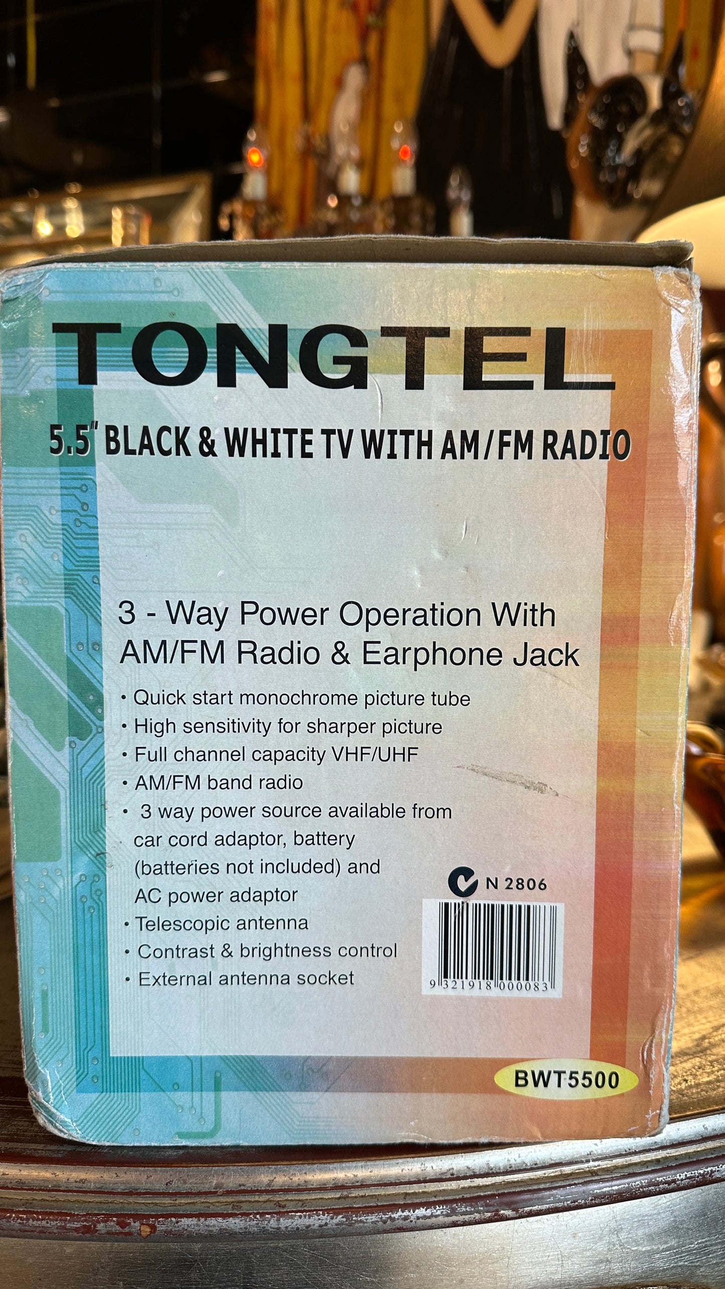 Vintage Tongtel 5 inch black & white TV with an AM/FM radio, Model BWT5500, Tested and working!