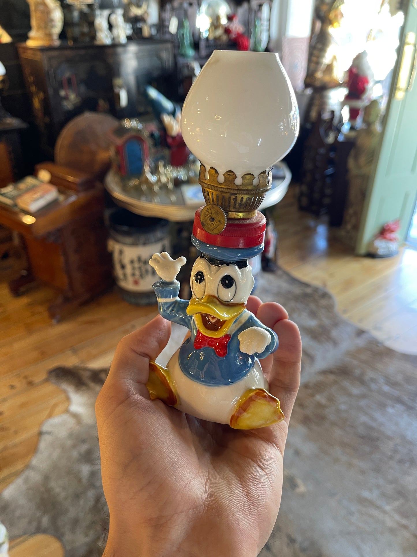 Rare 1930s Donald Duck “Crown Disney Lamp” – Made in Japan