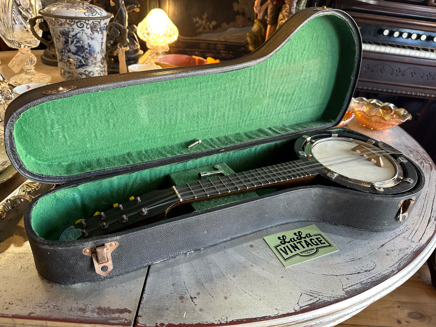 Vintage banjo mandolin (banjolin) in original hard case