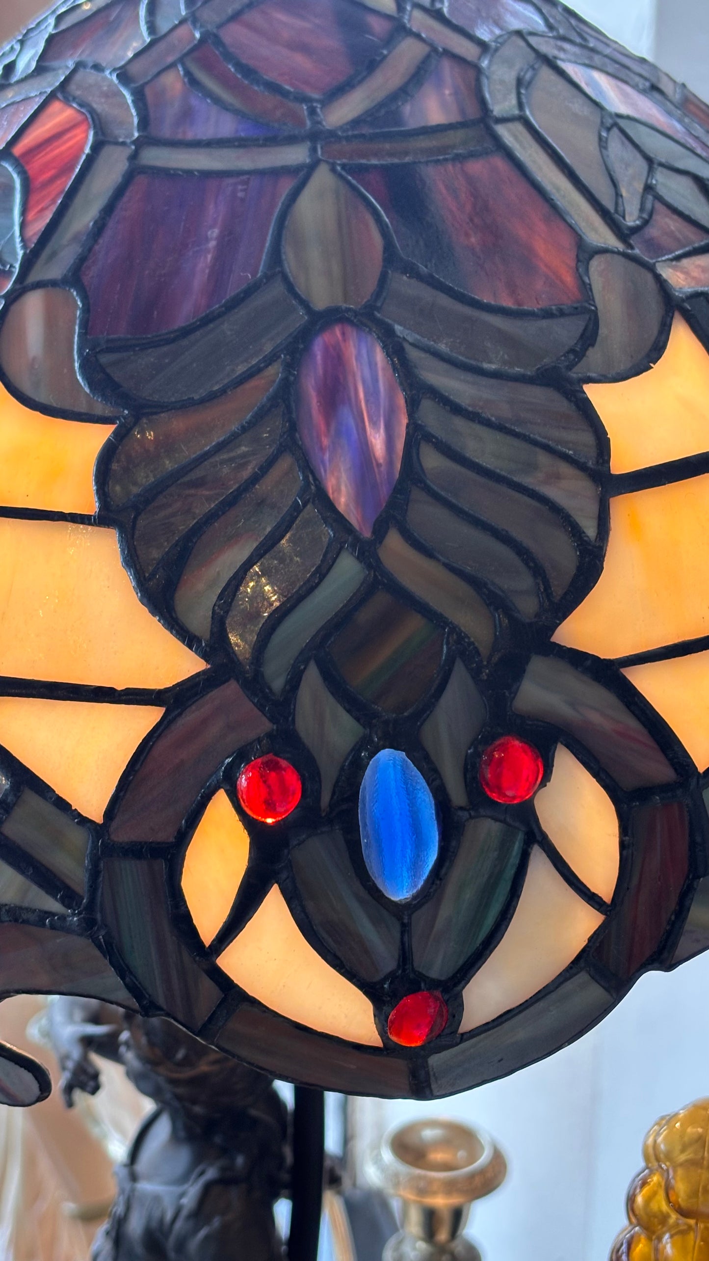 Tiffany-Style Figural Lamp – Stained Glass Shade – 68cm