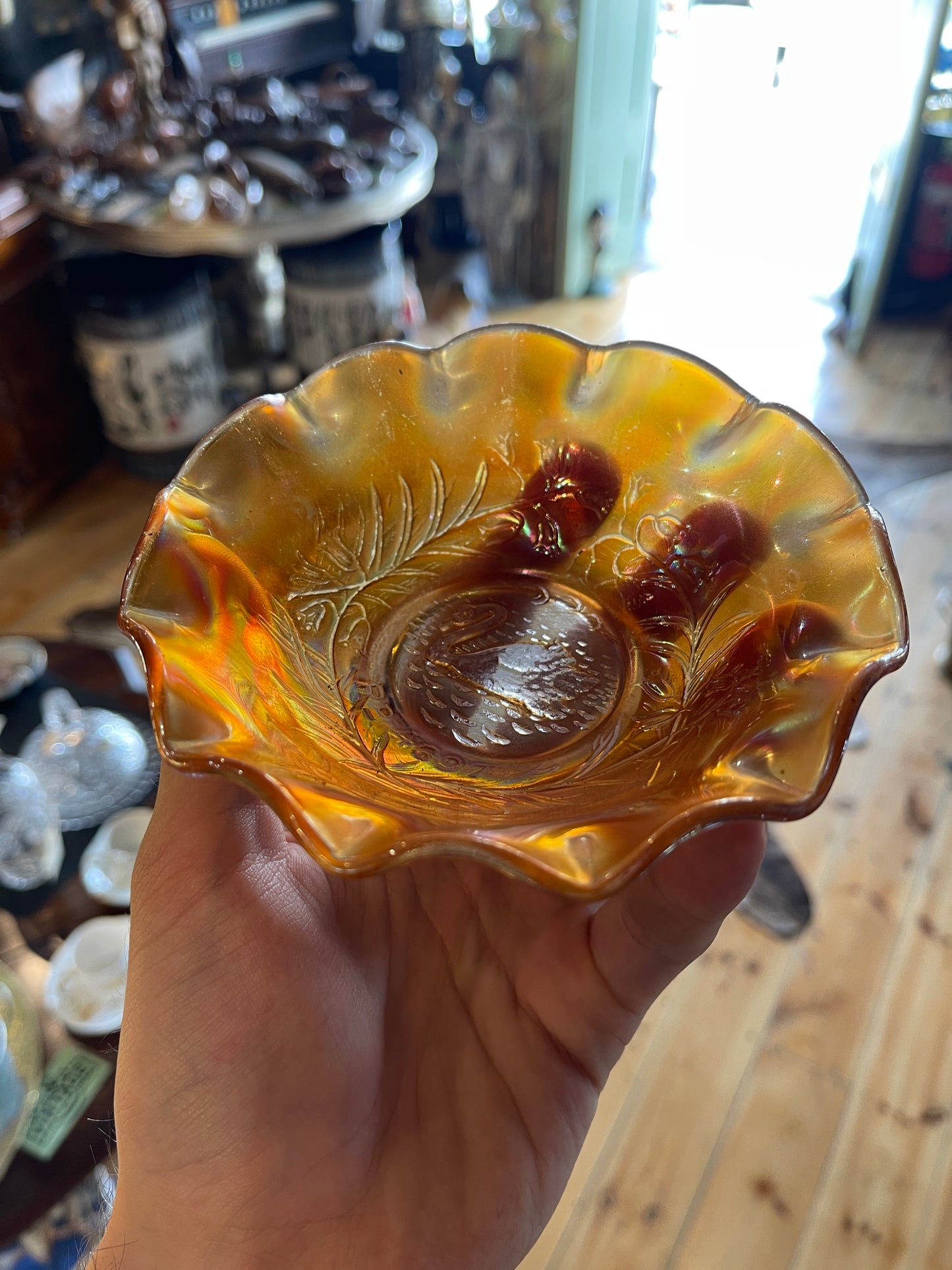 Carnival Glass Bowl Marigold Swan - Australia 1920s