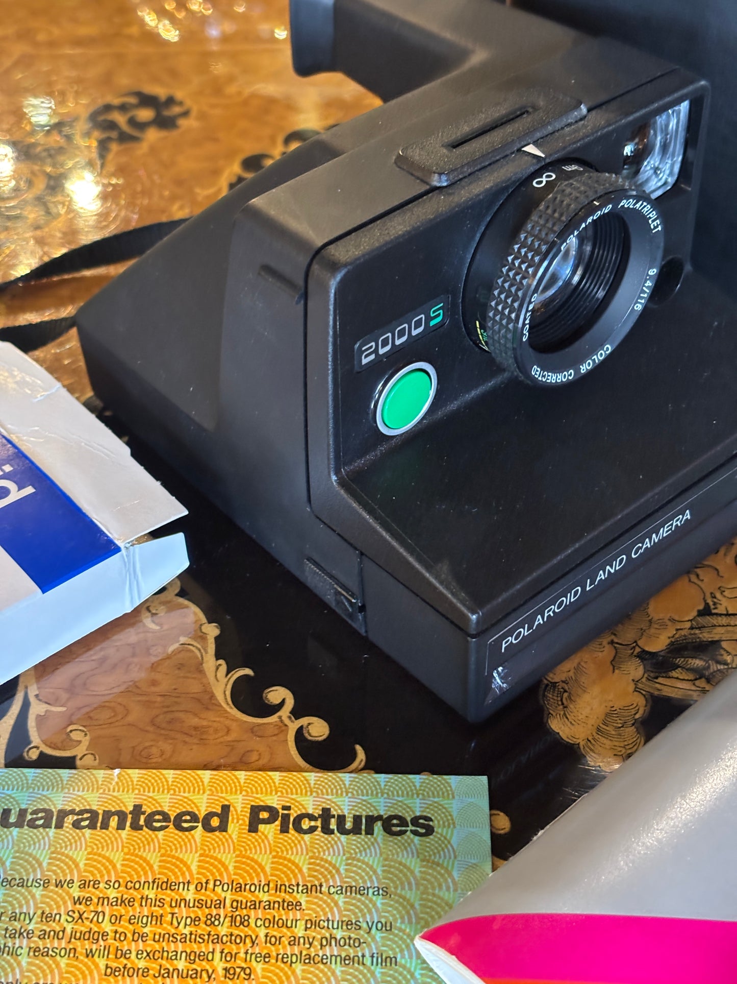 Vintage Polaroid 2000 Instant Camera Set – Complete in Case with Manuals