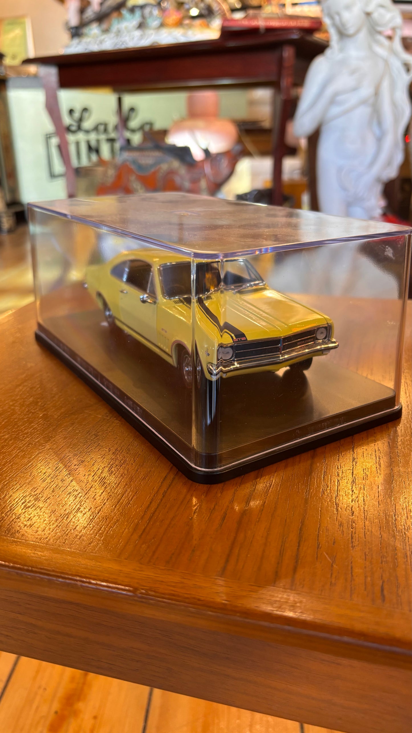 Holden Monaro GTS 327 Die-Cast Model – 1:24 Scale