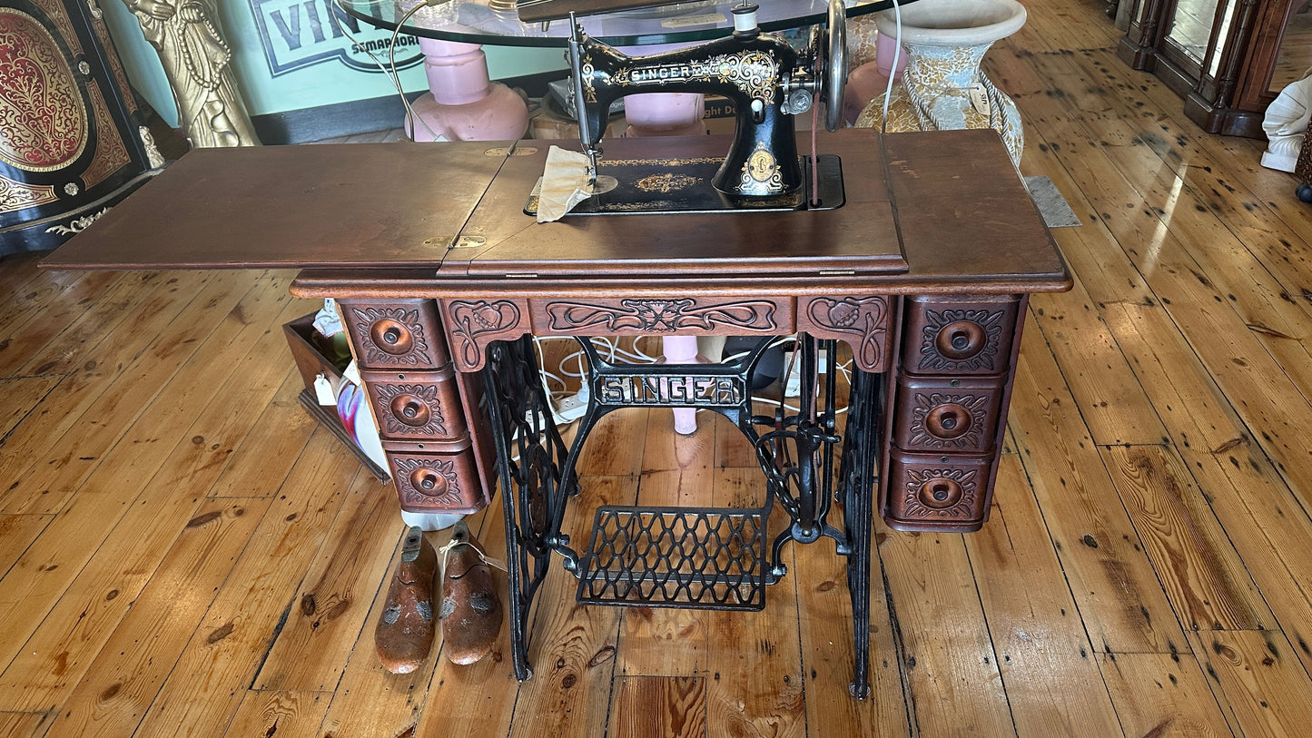 Antique 1906 Singer Treadle Sewing Machine Cabinet | 6-Drawer Embossed Oak Parlour Table in Fully Serviced Working Condition!
