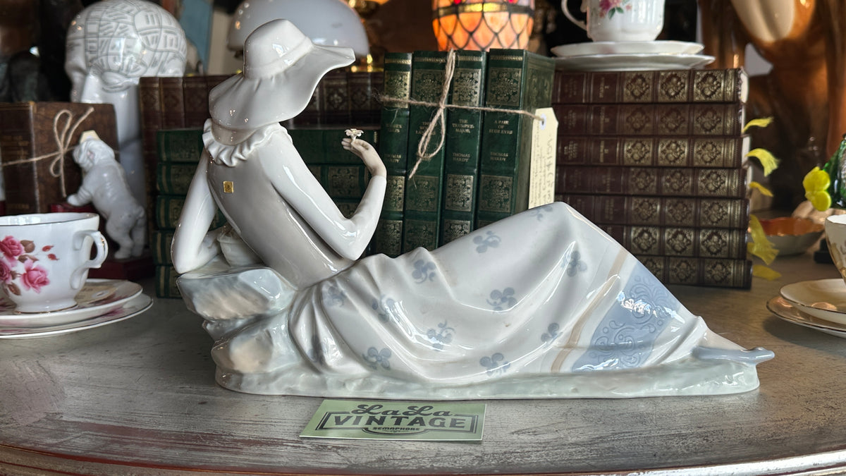 Vintage NAO by Lladro Porcelain Figurine "Lady Sitting With Flowers"