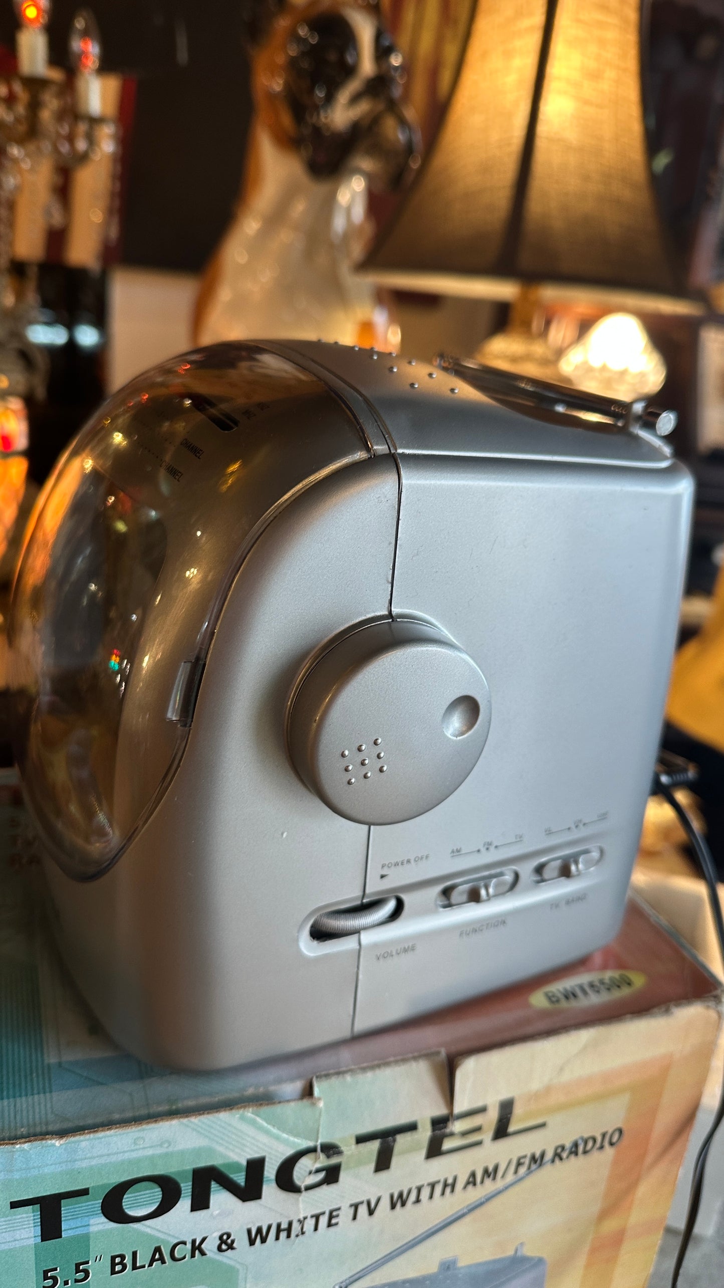 Vintage Tongtel 5 inch black & white TV with an AM/FM radio, Model BWT5500, Tested and working!