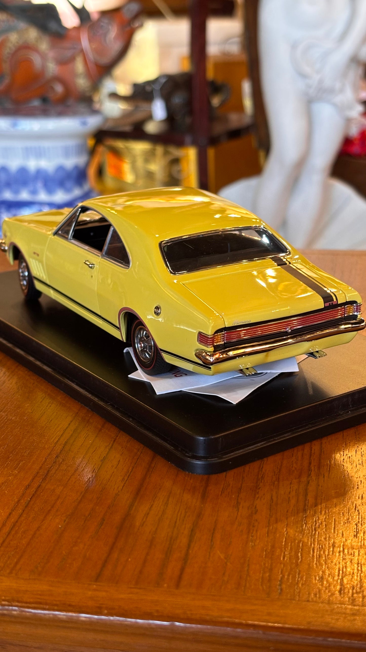 Holden Monaro GTS 327 Die-Cast Model – 1:24 Scale